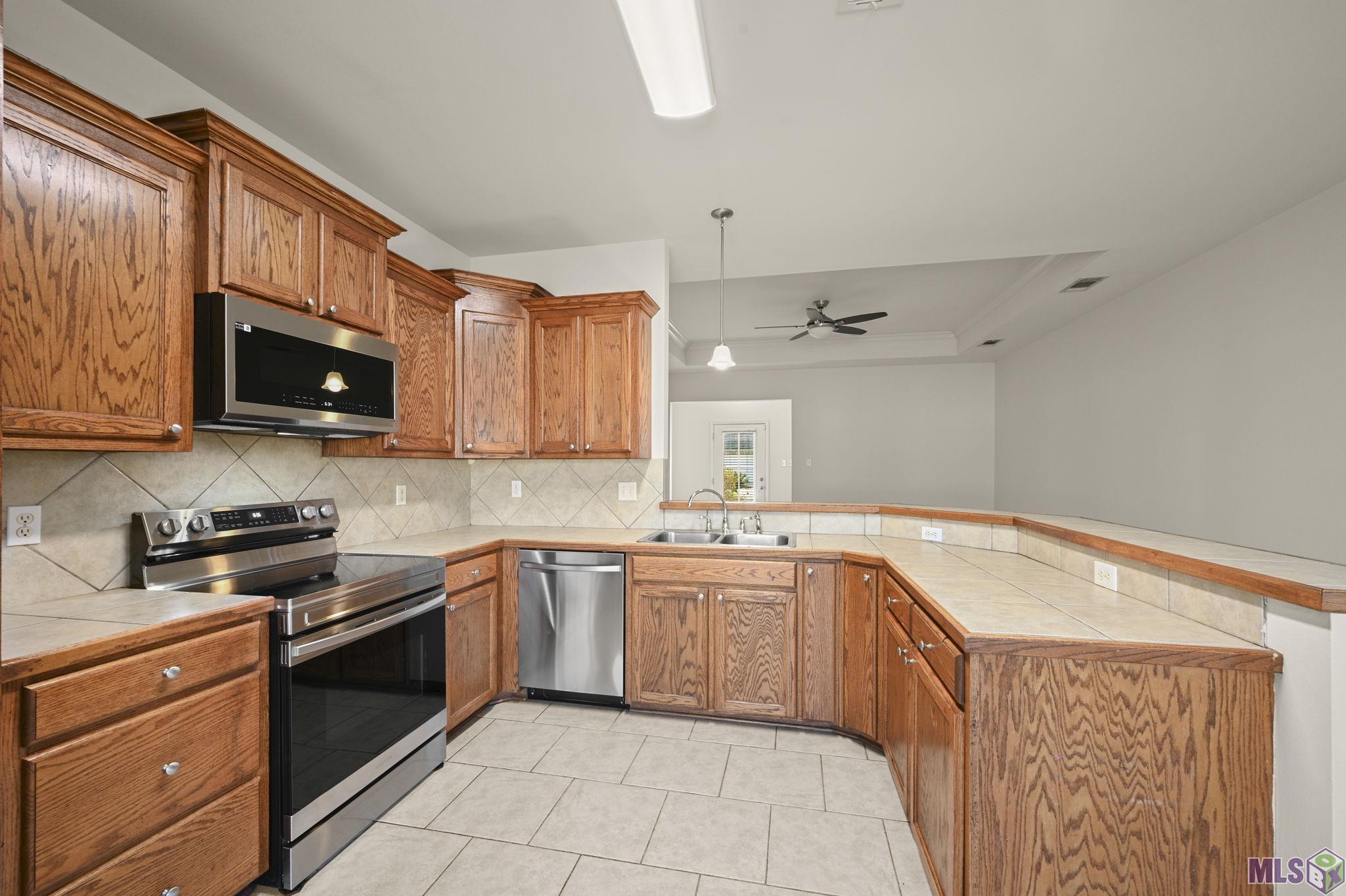 Homes for sale in Gonzales, LA | 40344 Crestridge Dr, Gonzales, LA 70737 | MLS# BR2025019564