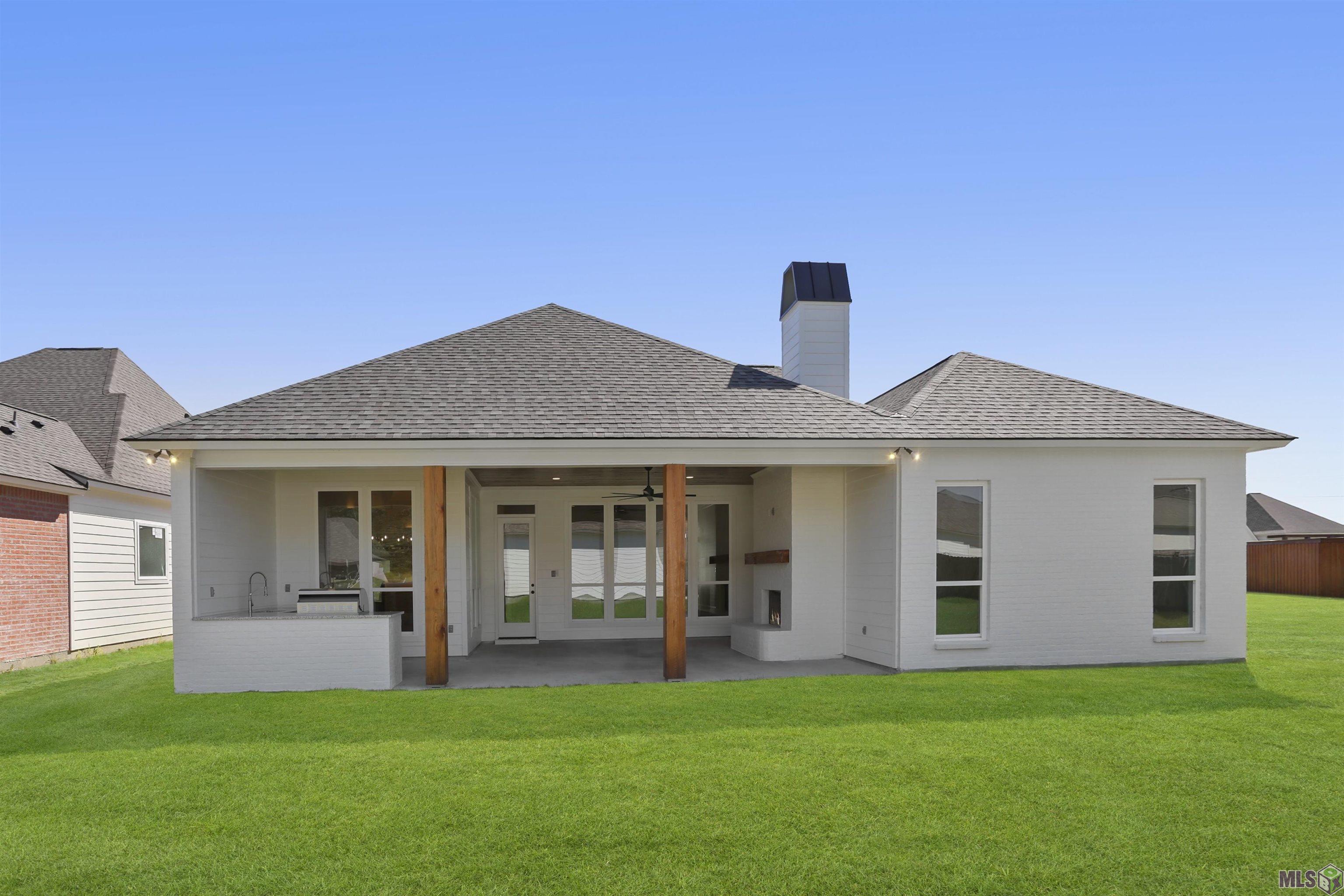 Homes for sale in Prairieville, LA | 38158 Sweet Briar Dr, Prairieville, LA 70769 | MLS# BR2025019643