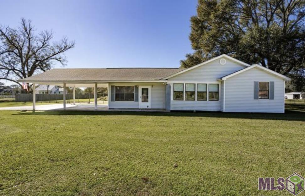 Homes for sale in Grosse Tete, LA | 19860 La Hwy 77, Grosse Tete, LA 70740 | MLS# BR2025019706