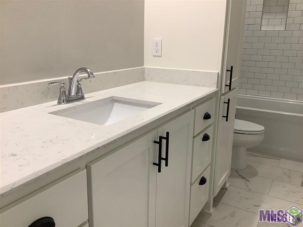 Homes for sale in Baton Rouge, LA | 5727 Dominican Ln, Baton Rouge, LA 70806 | MLS# BR2025019833