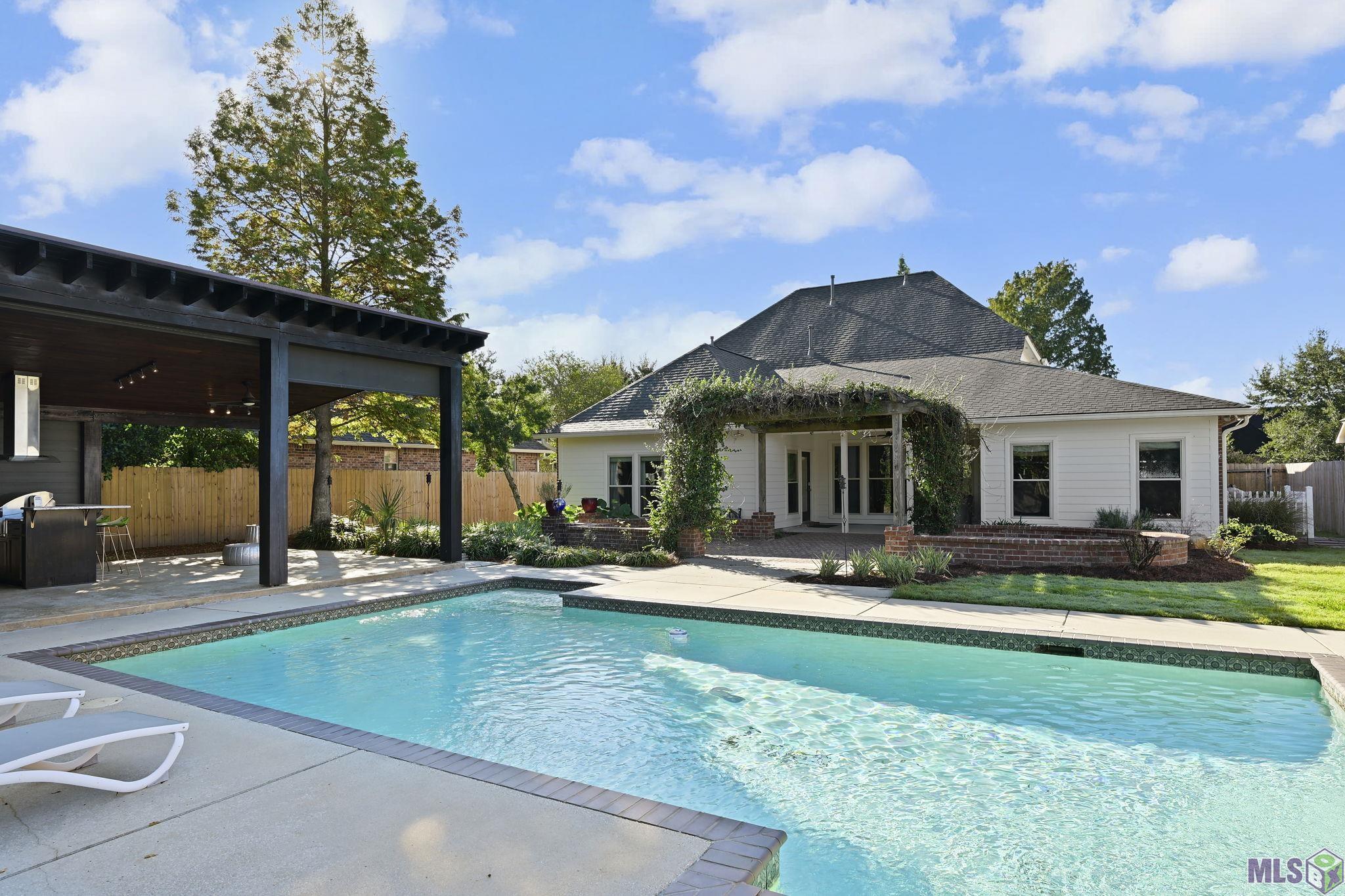 Homes for sale in Prairieville, LA | 38190 Springwood Ave, Prairieville, LA 70769 | MLS# BR2025019842