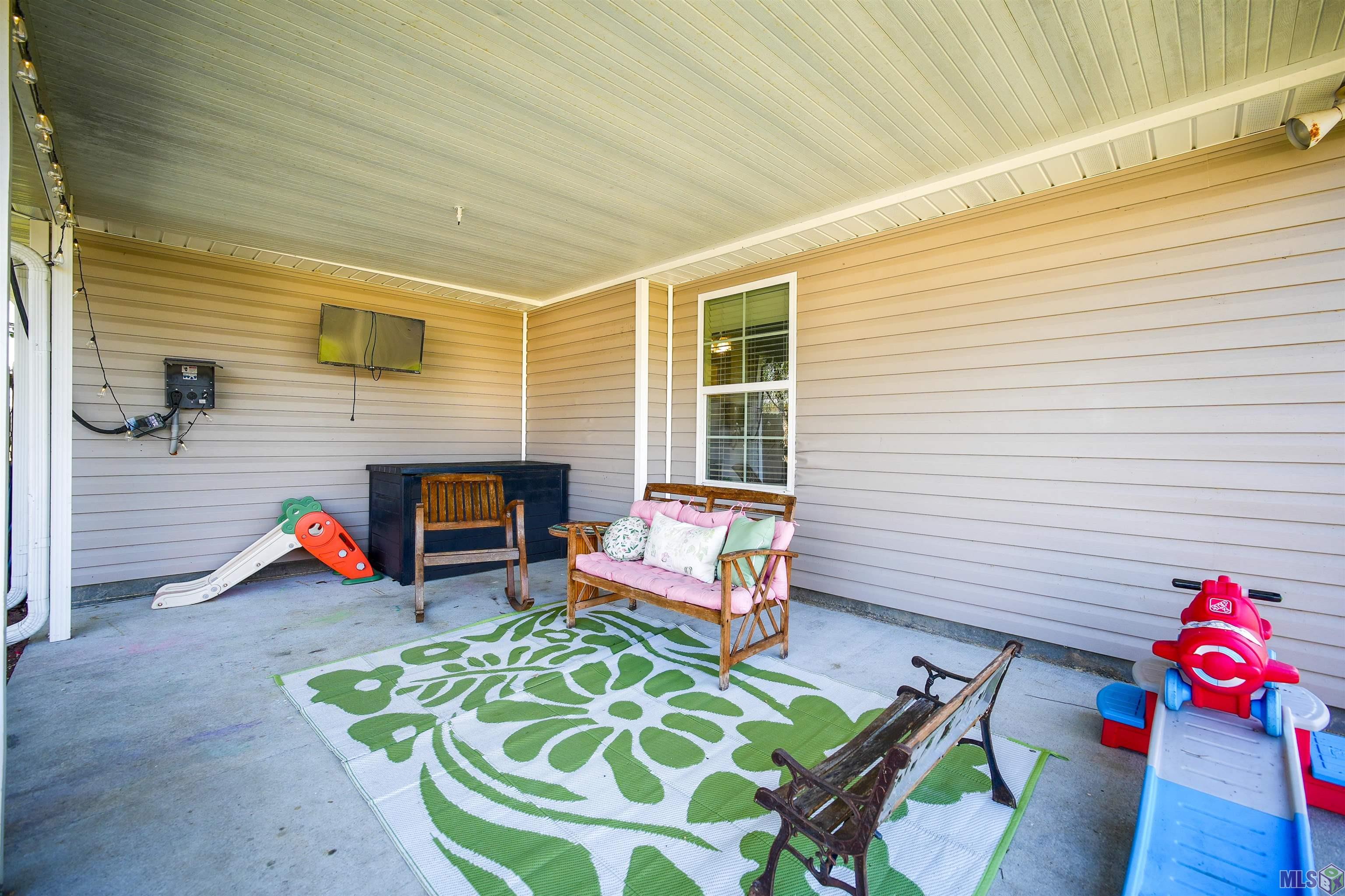 Homes for sale in Lockport, LA | 208 N Willow St, Lockport, LA 70374 | MLS# BR2025019966