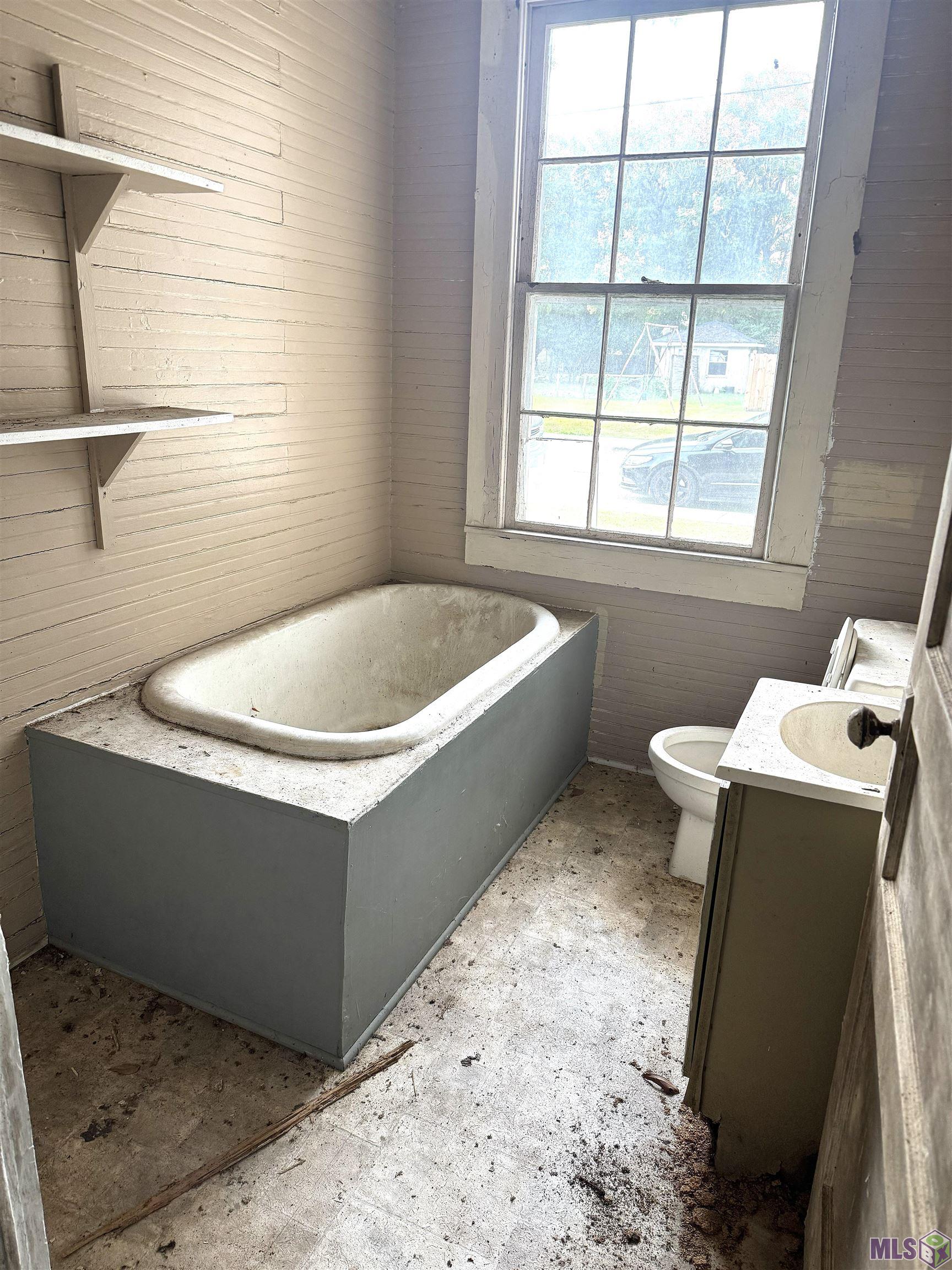 Homes for sale in Houma, LA | 402 Wilson Ave, Houma, LA 70364 | MLS# BY2025019989