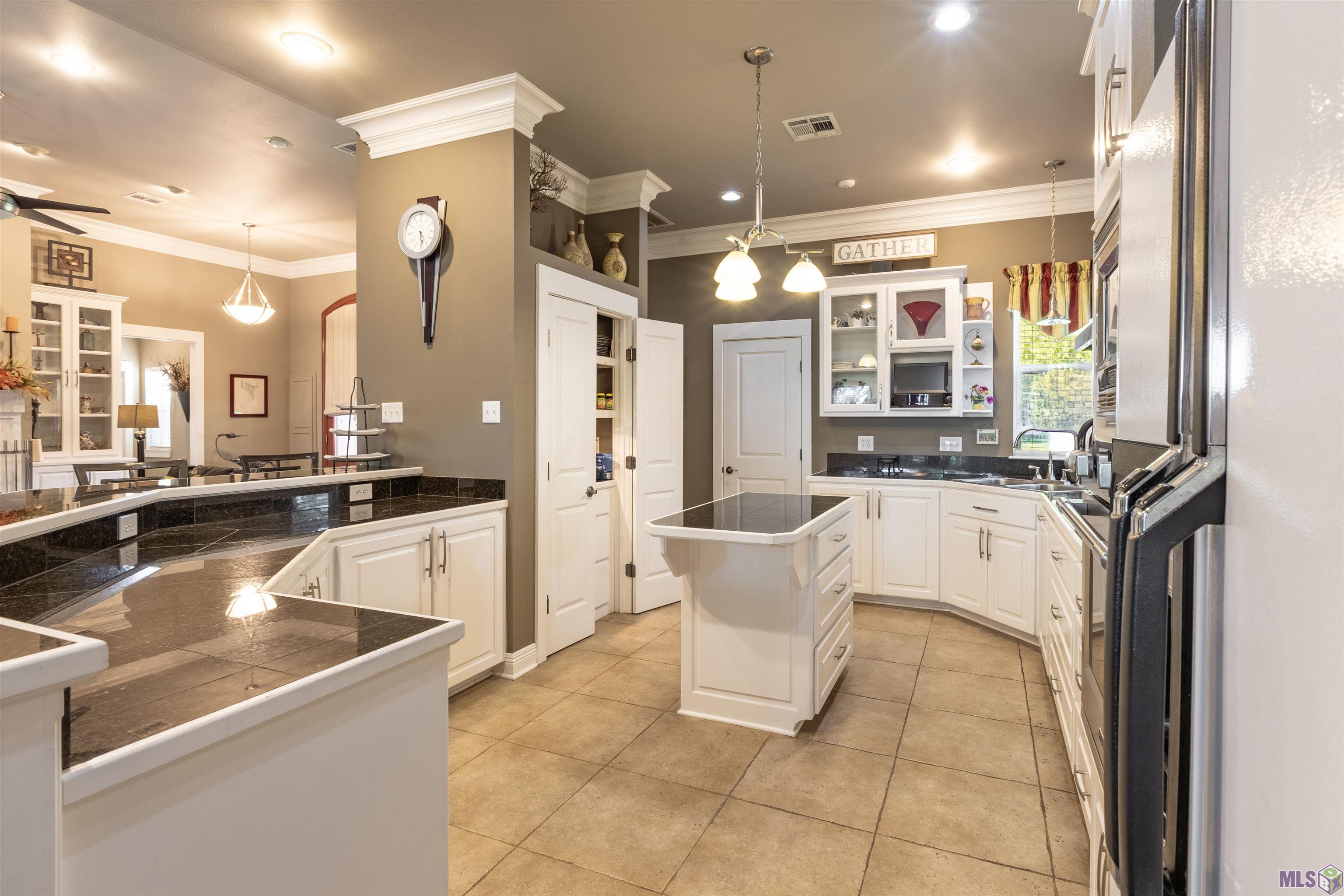 Homes for sale in Belle Rose, LA | 6996 Hwy 1, Belle Rose, LA 70341 | MLS# BY2025020151