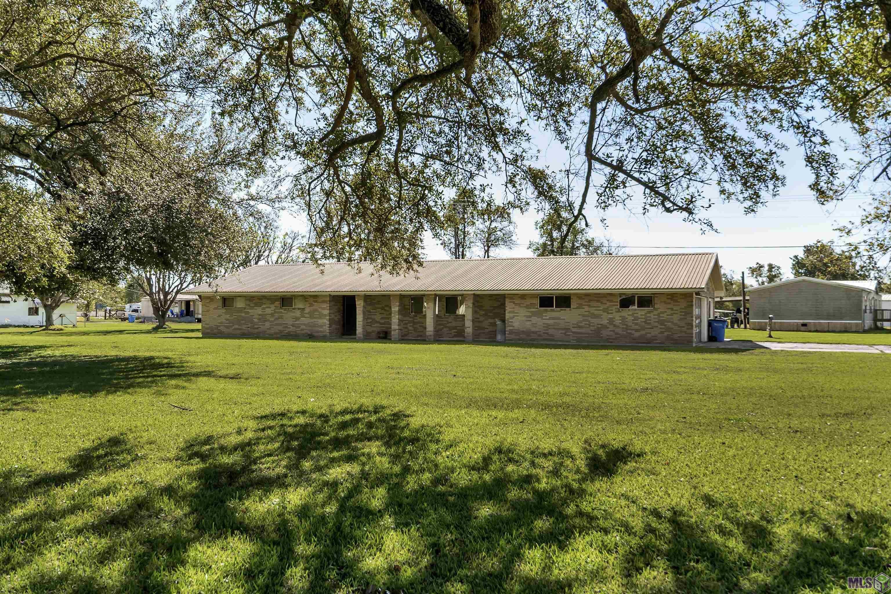 Homes for sale in Fordoche, LA | 4454 Oak Dr, Fordoche, LA 70732 | MLS# BR2025020200