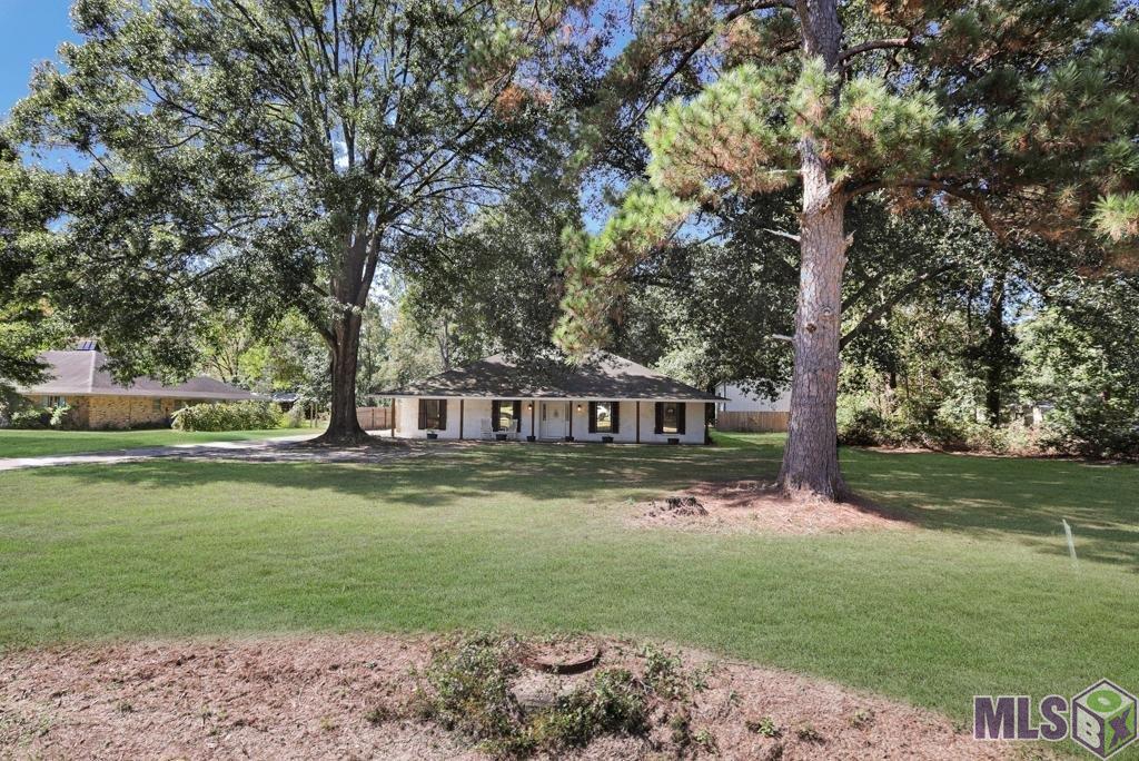 Homes for sale in Baton Rouge, LA | 11205 Lazy Lake Dr, Baton Rouge, LA 70818 | MLS# BR2025020357