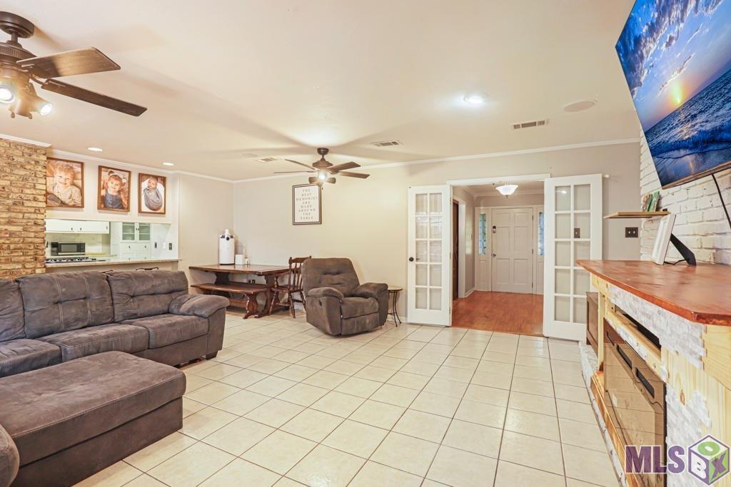 Homes for sale in Baton Rouge, LA | 11205 Lazy Lake Dr, Baton Rouge, LA 70818 | MLS# BR2025020357