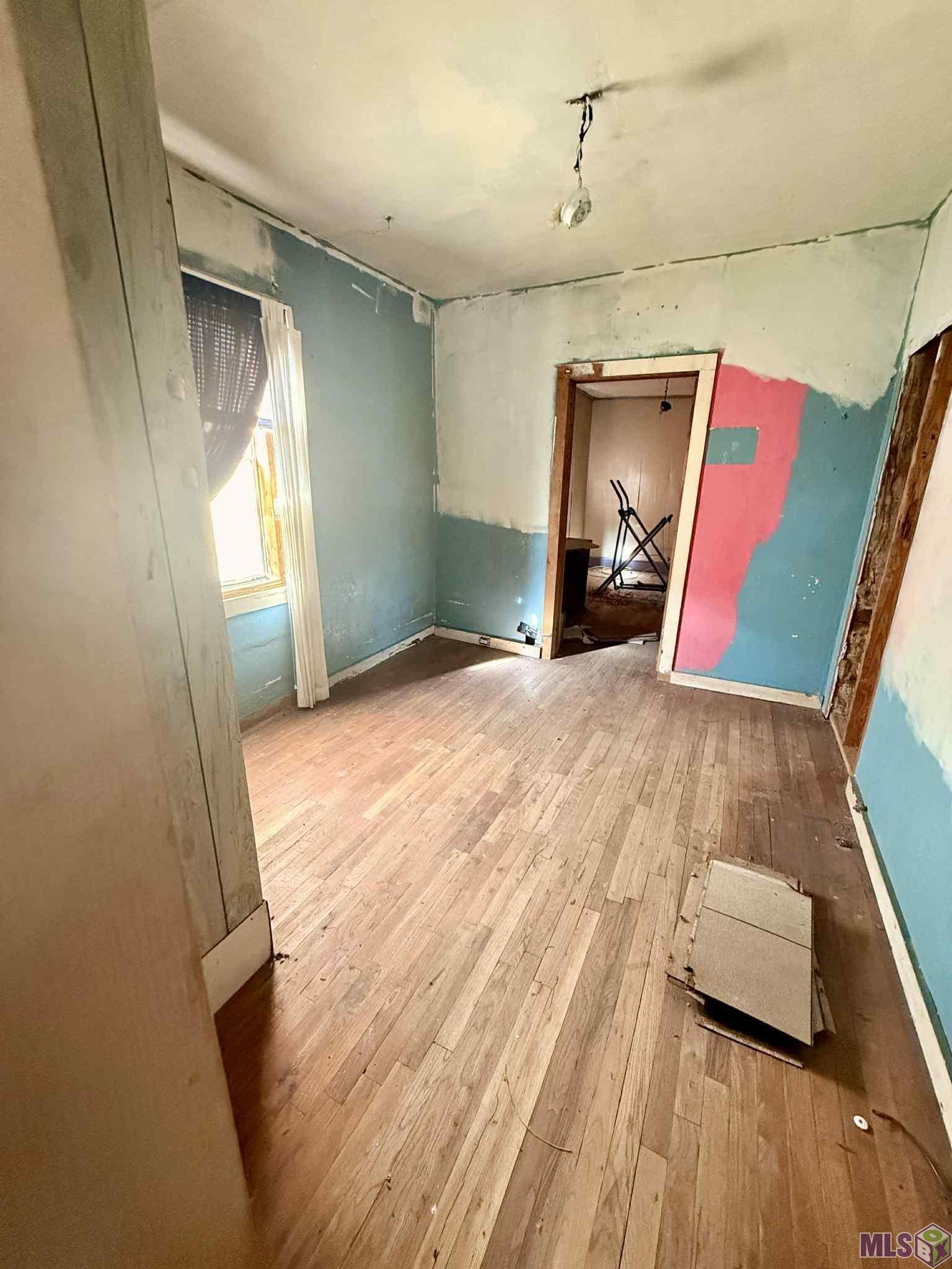 Homes for sale in Brusly, LA | 526 Gwin St, Brusly, LA 70719 | MLS# BR2025020471