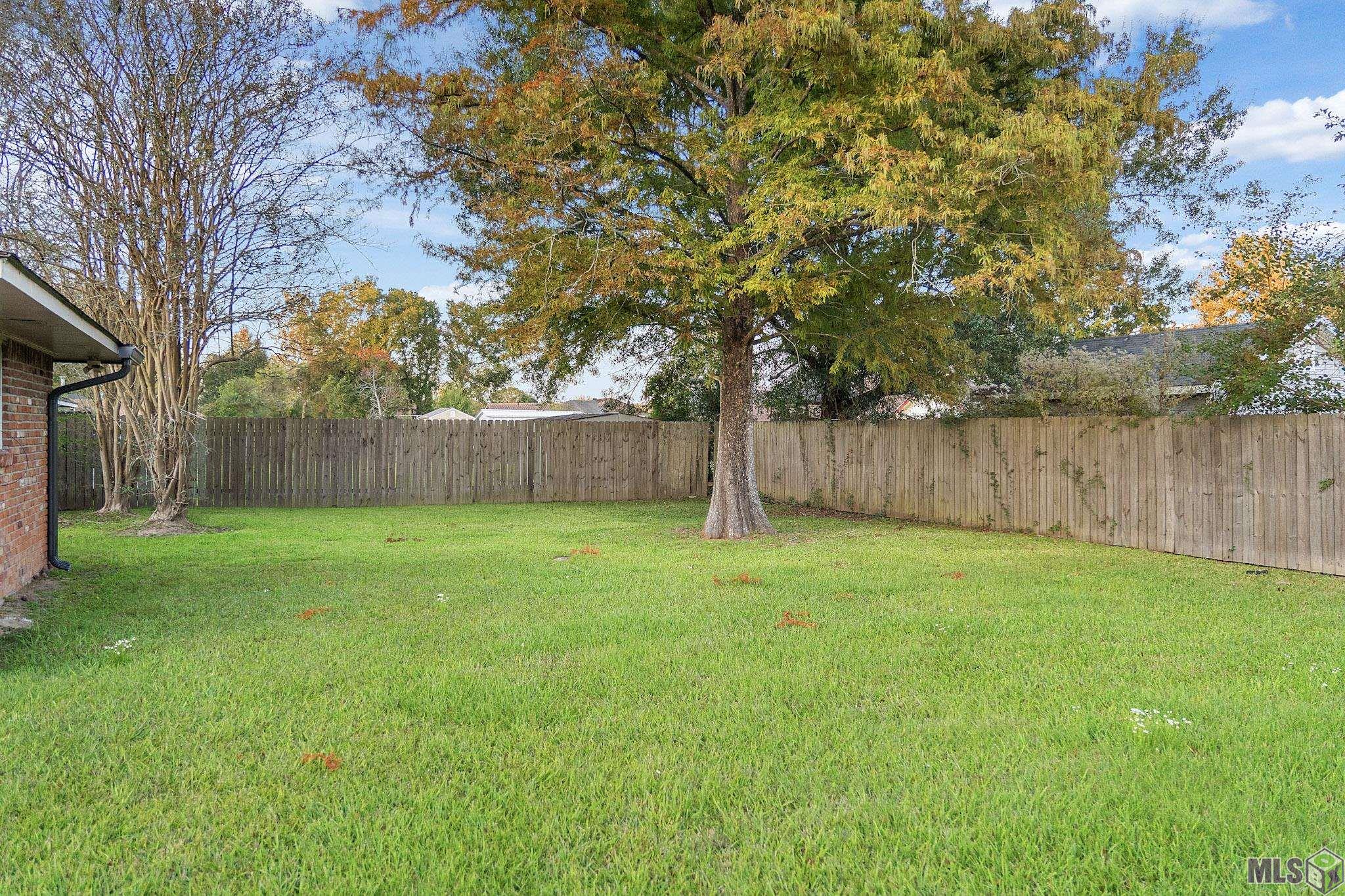 Homes for sale in Baton Rouge, LA | 3516 Sterling Dr, Baton Rouge, LA 70814 | MLS# BR2025020541