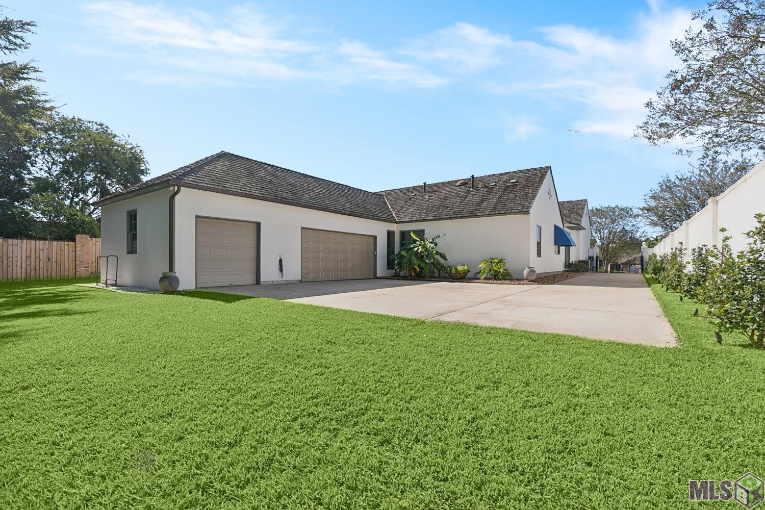 Homes for sale in Baton Rouge, LA | 18467 E Village Way Dr, Baton Rouge, LA 70810 | MLS# BR2025020572