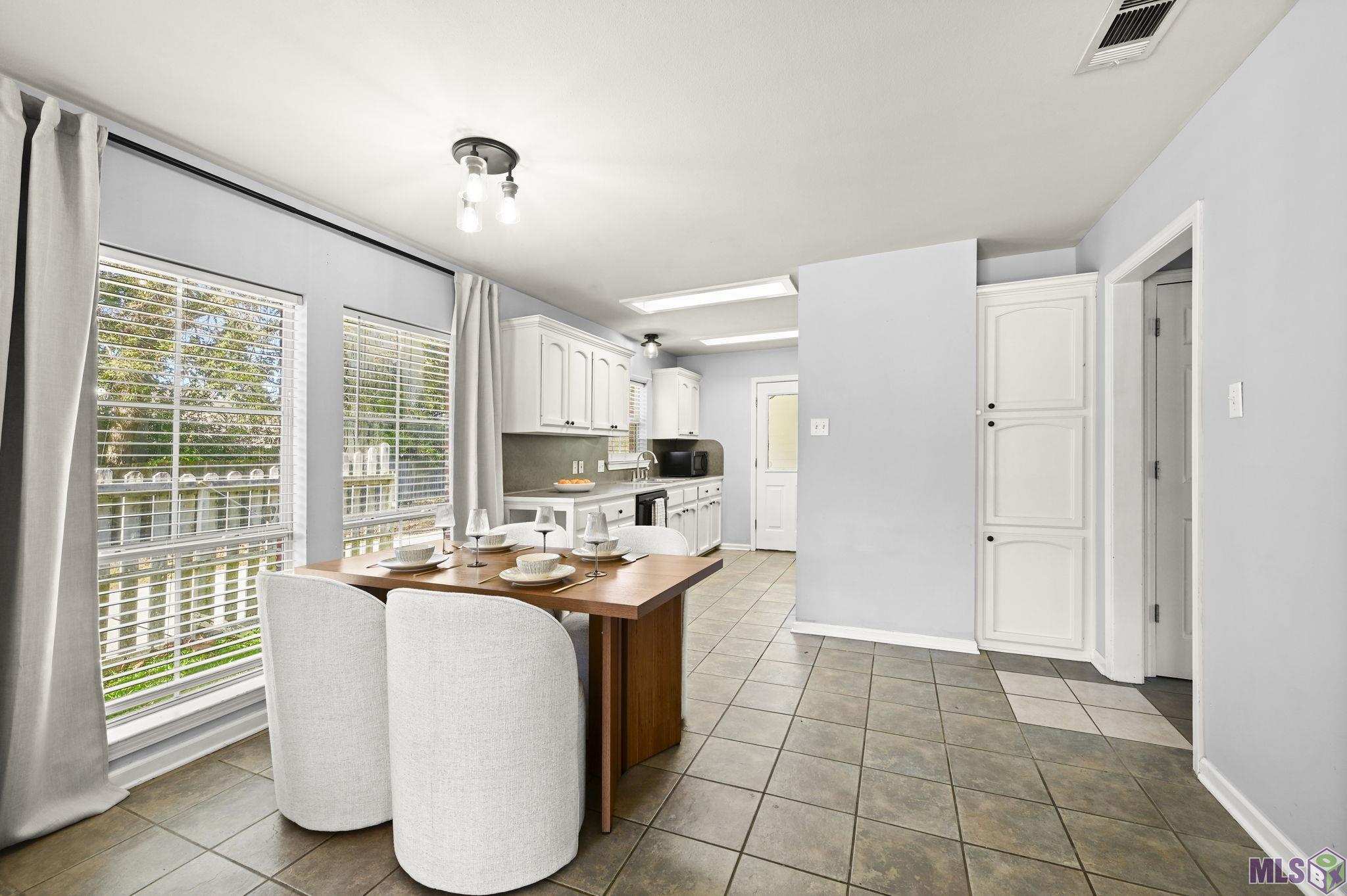 Homes for sale in Prairieville, LA | 37506 Parkbrook Dr, Prairieville, LA 70769 | MLS# BR2025020734