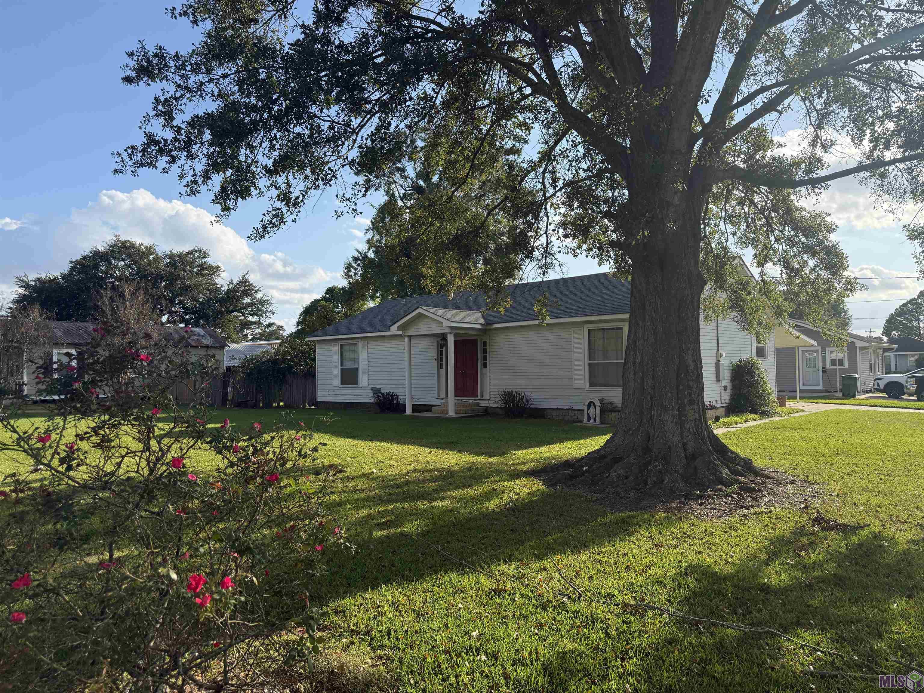 Homes for sale in Plaquemine, LA | 24510 Hebert St, Plaquemine, LA 70764 | MLS# BR2025020748