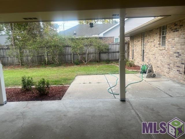 Homes for sale in Baton Rouge, LA | 1633 Brookhollow Dr, Baton Rouge, LA 70810 | MLS# BR2025020824