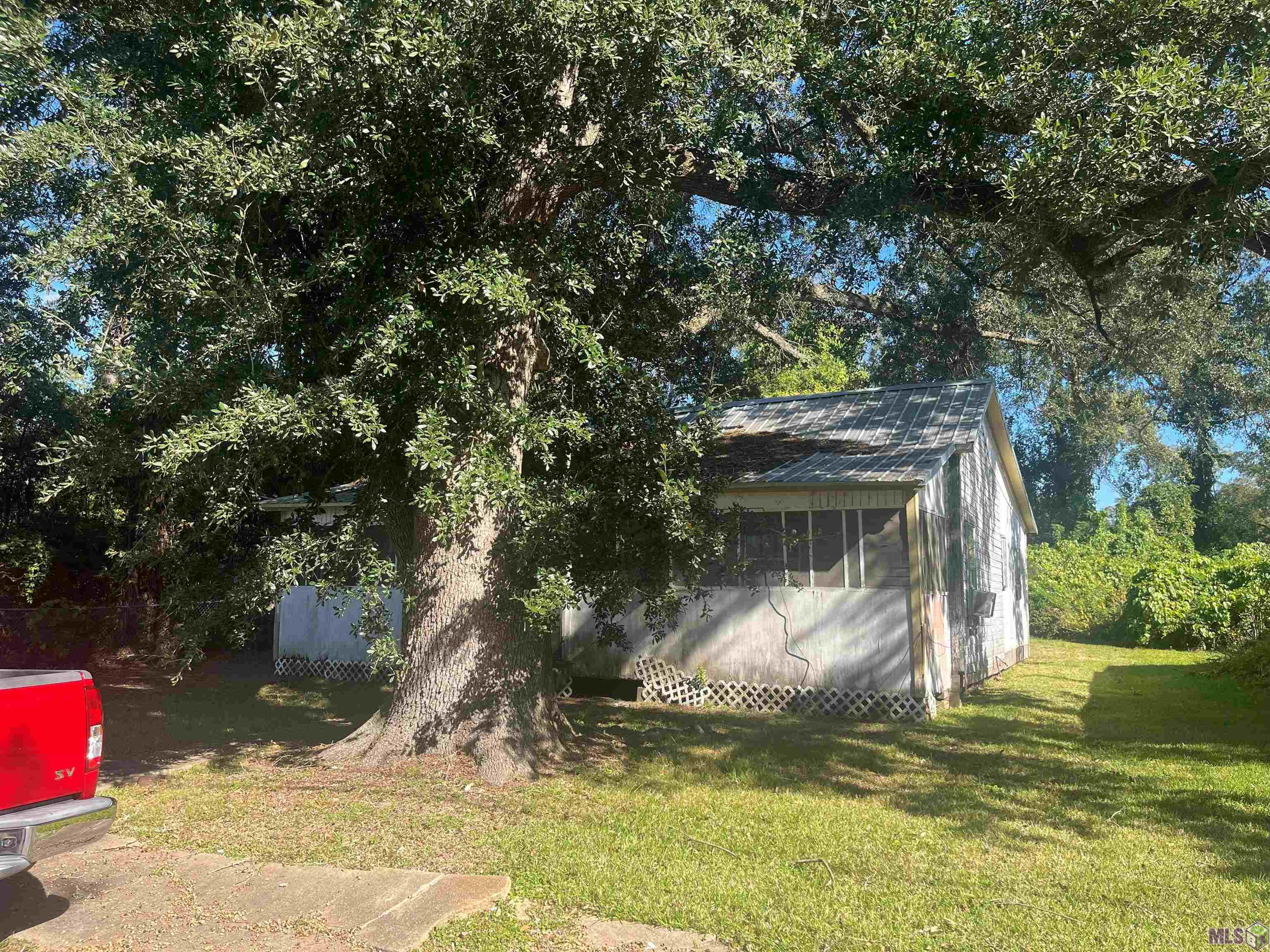Homes for sale in Lecompte, LA | 2110 Union St, Lecompte, LA 71346 | MLS# BR2025020883