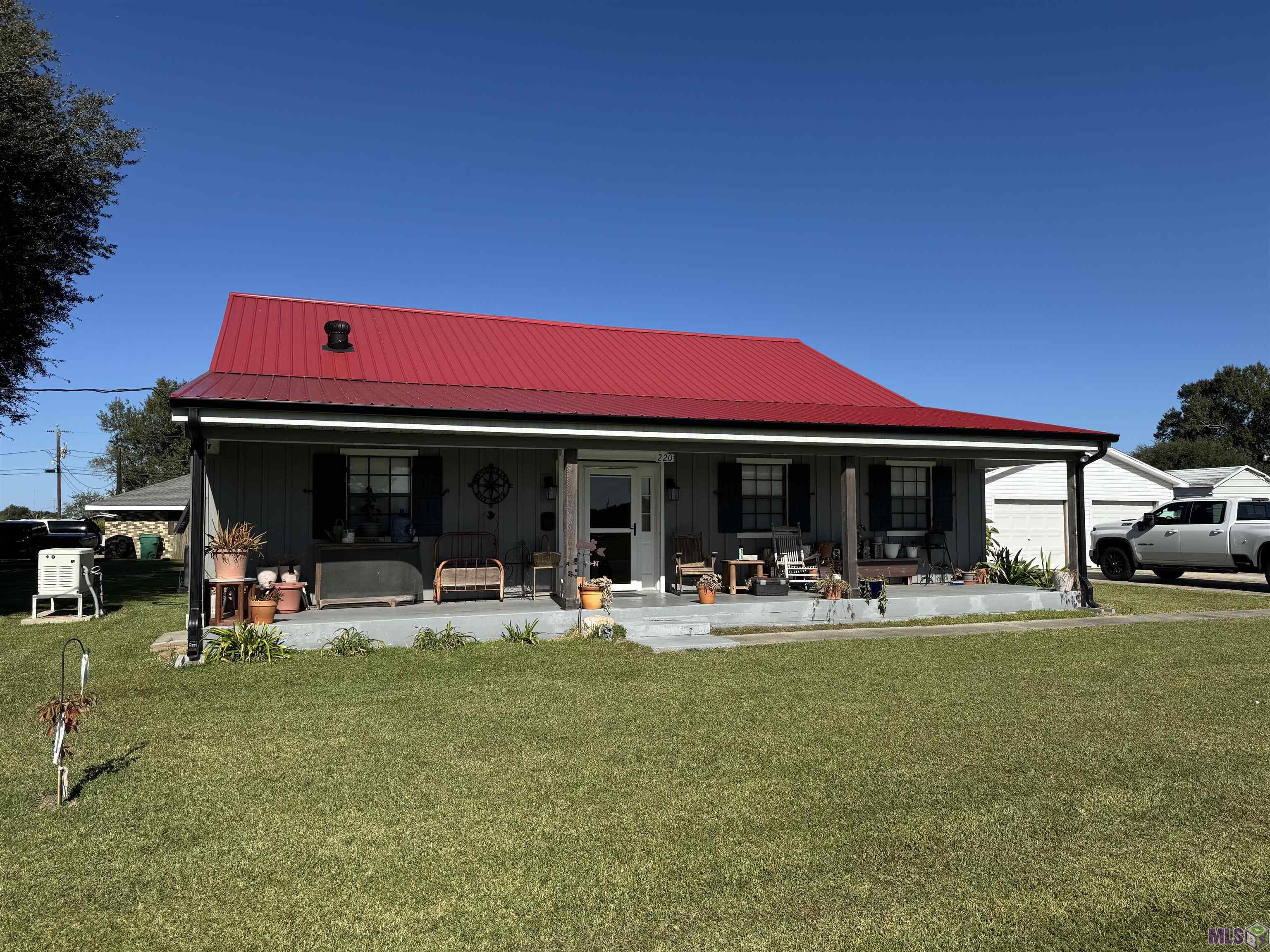 Homes for sale in Lockport, LA | 220 Lark Dr, Lockport, LA 70374 | MLS# BY2025020994