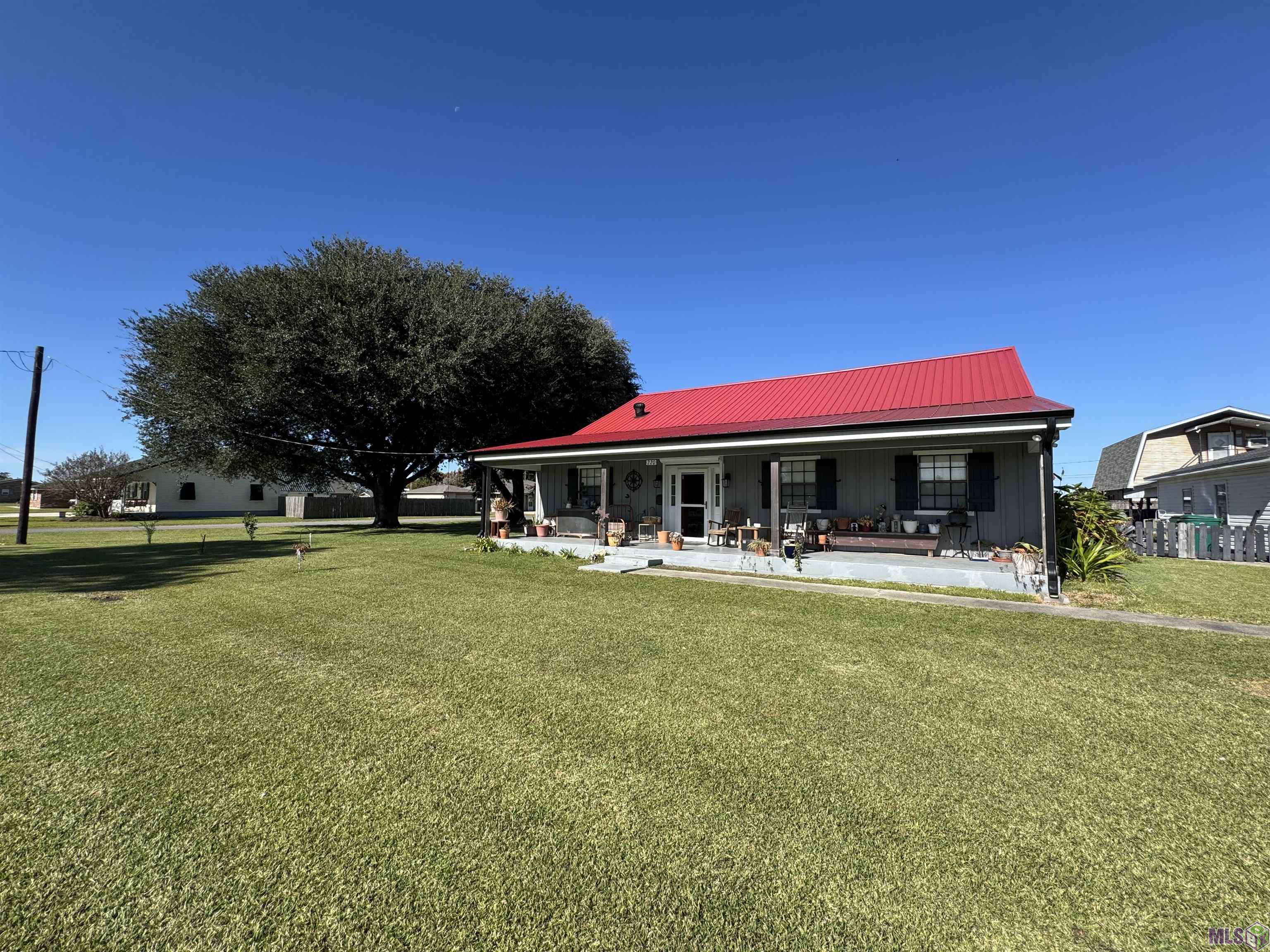 Homes for sale in Lockport, LA | 220 Lark Dr, Lockport, LA 70374 | MLS# BY2025020994