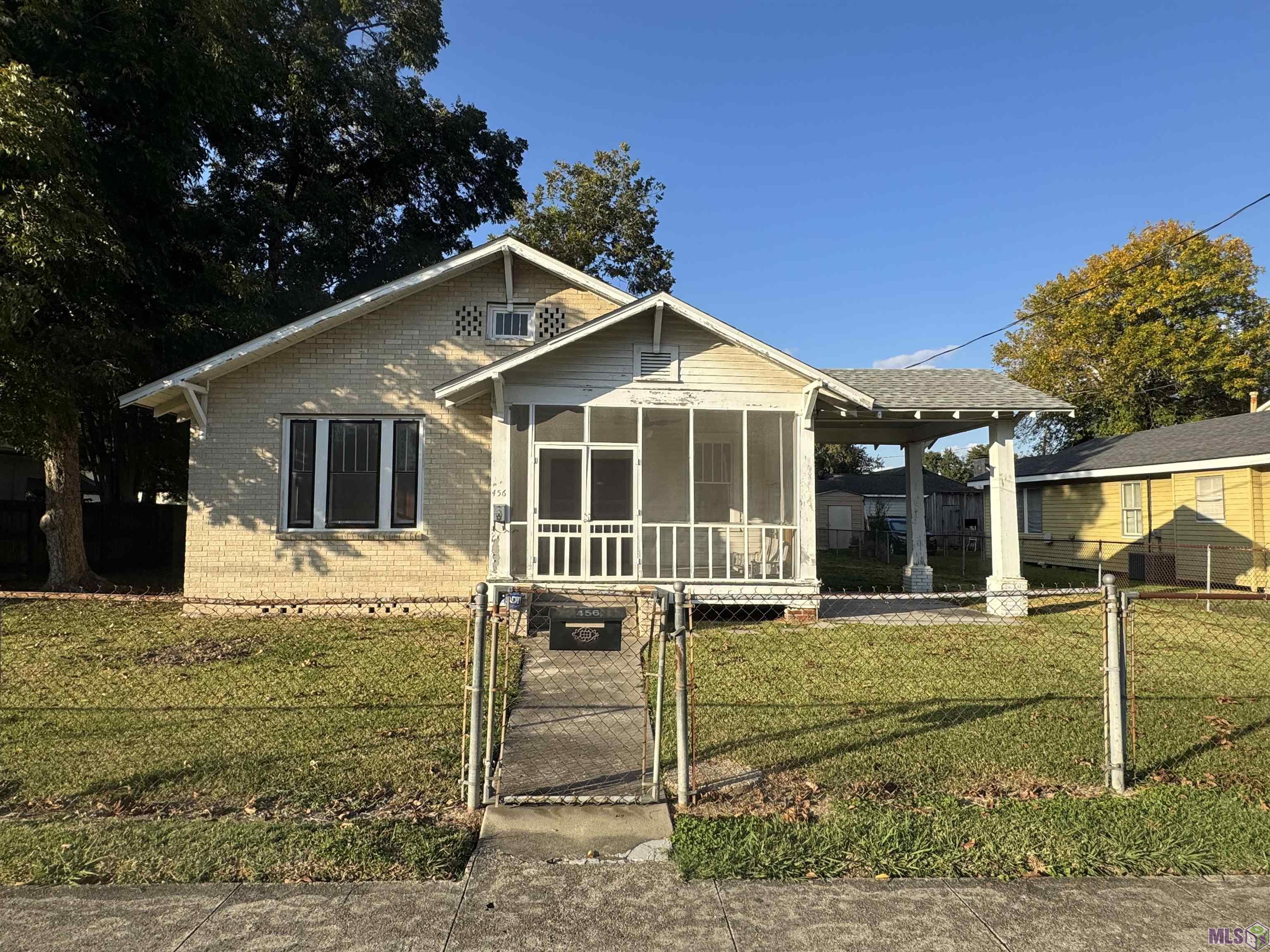 Homes for sale in Port Allen, LA | 456 Louisiana Ave, Port Allen, LA 70767 | MLS# BR2025021077