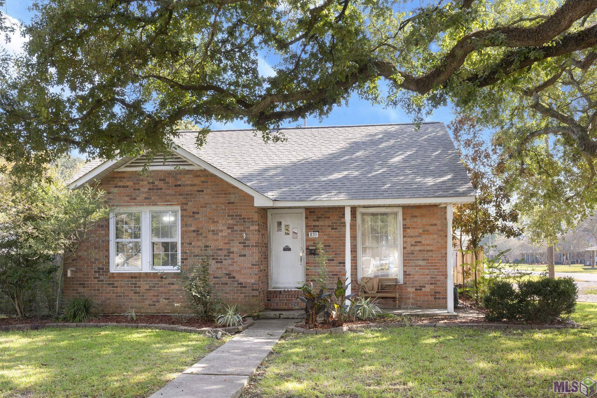 Homes for sale in Port Allen, LA | 835 Whitehead Blvd, Port Allen, LA 70767 | MLS# BR2025021160