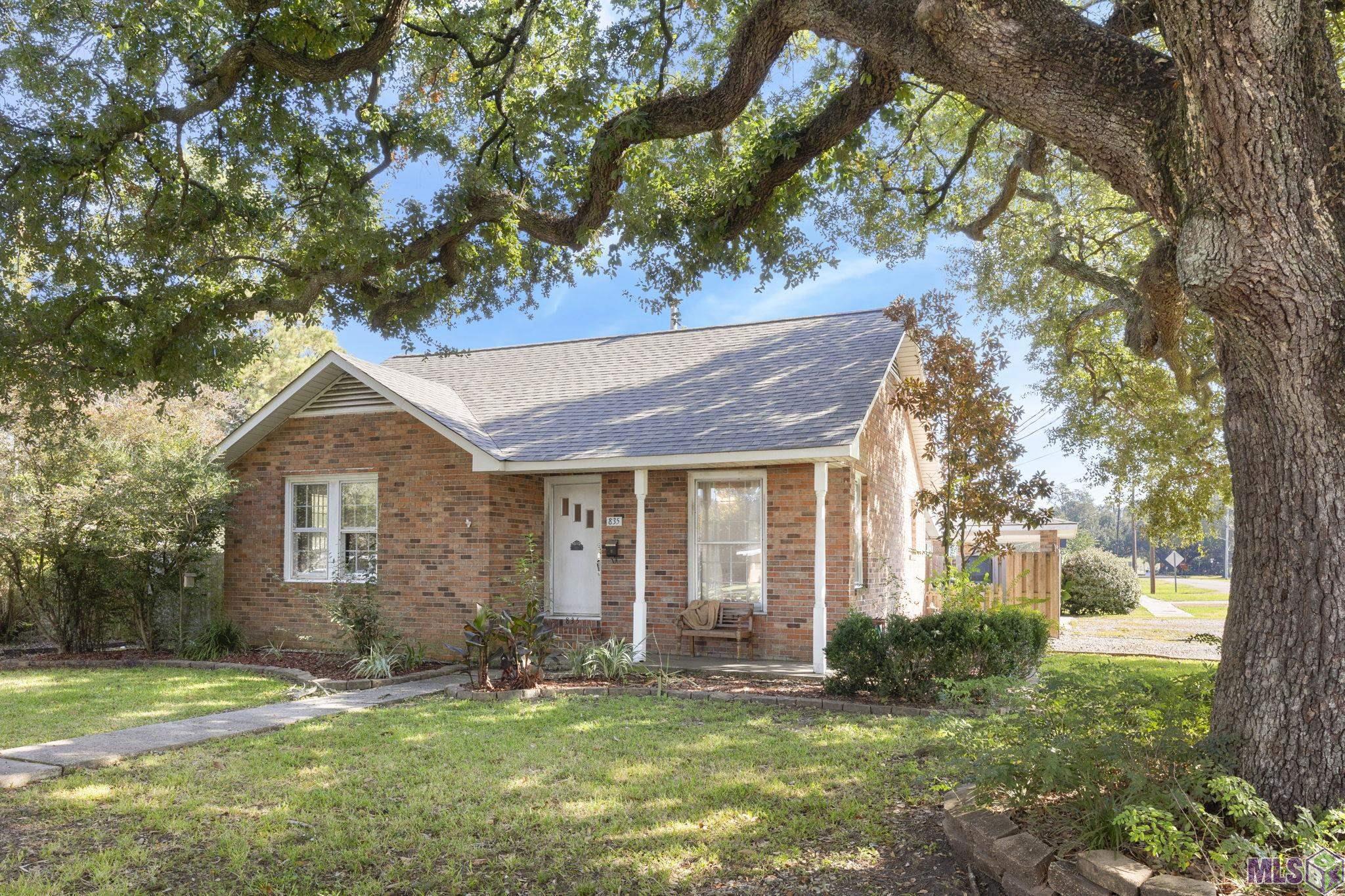 Homes for sale in Port Allen, LA | 835 Whitehead Blvd, Port Allen, LA 70767 | MLS# BR2025021160