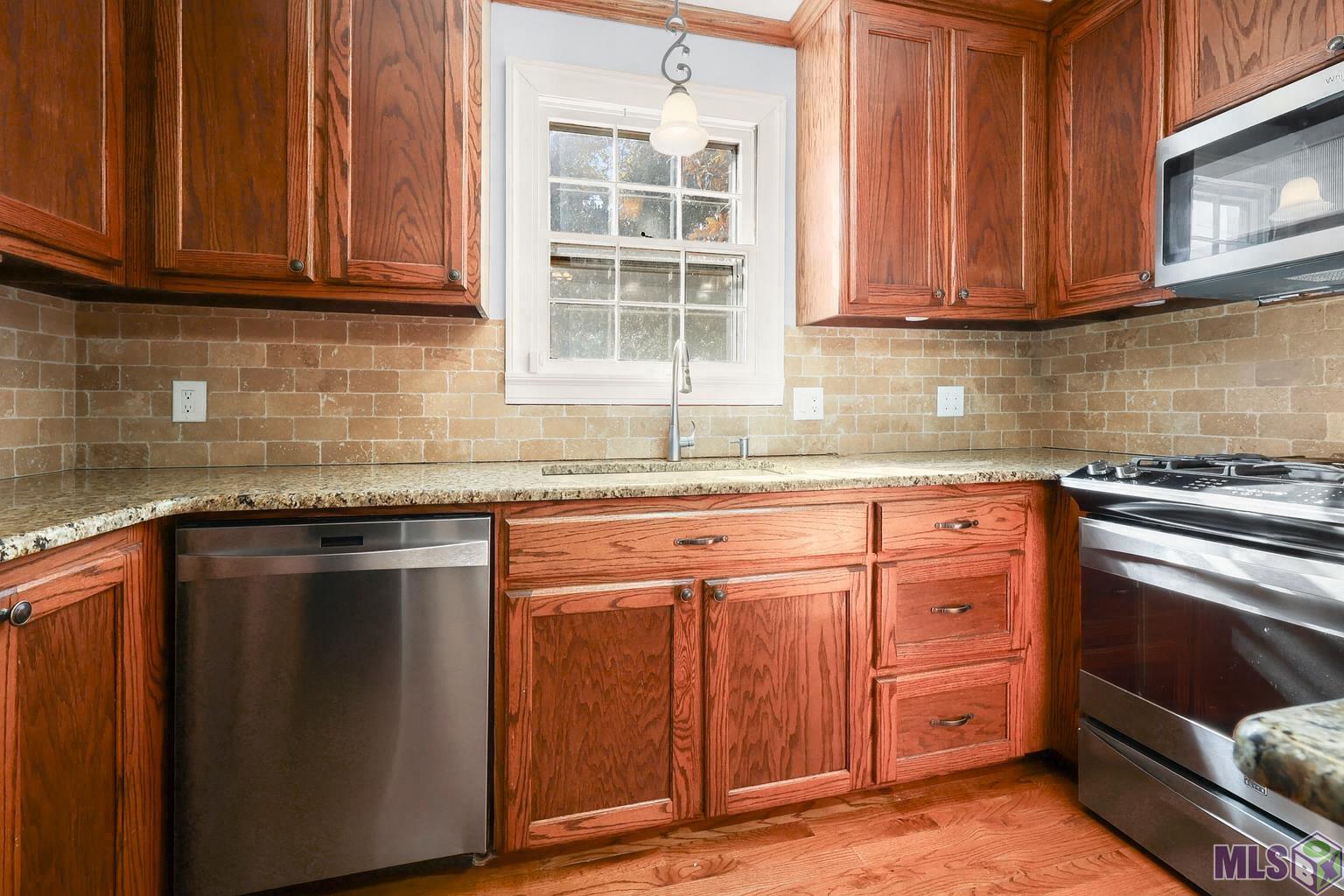 Homes for sale in Port Allen, LA | 835 Whitehead Blvd, Port Allen, LA 70767 | MLS# BR2025021160