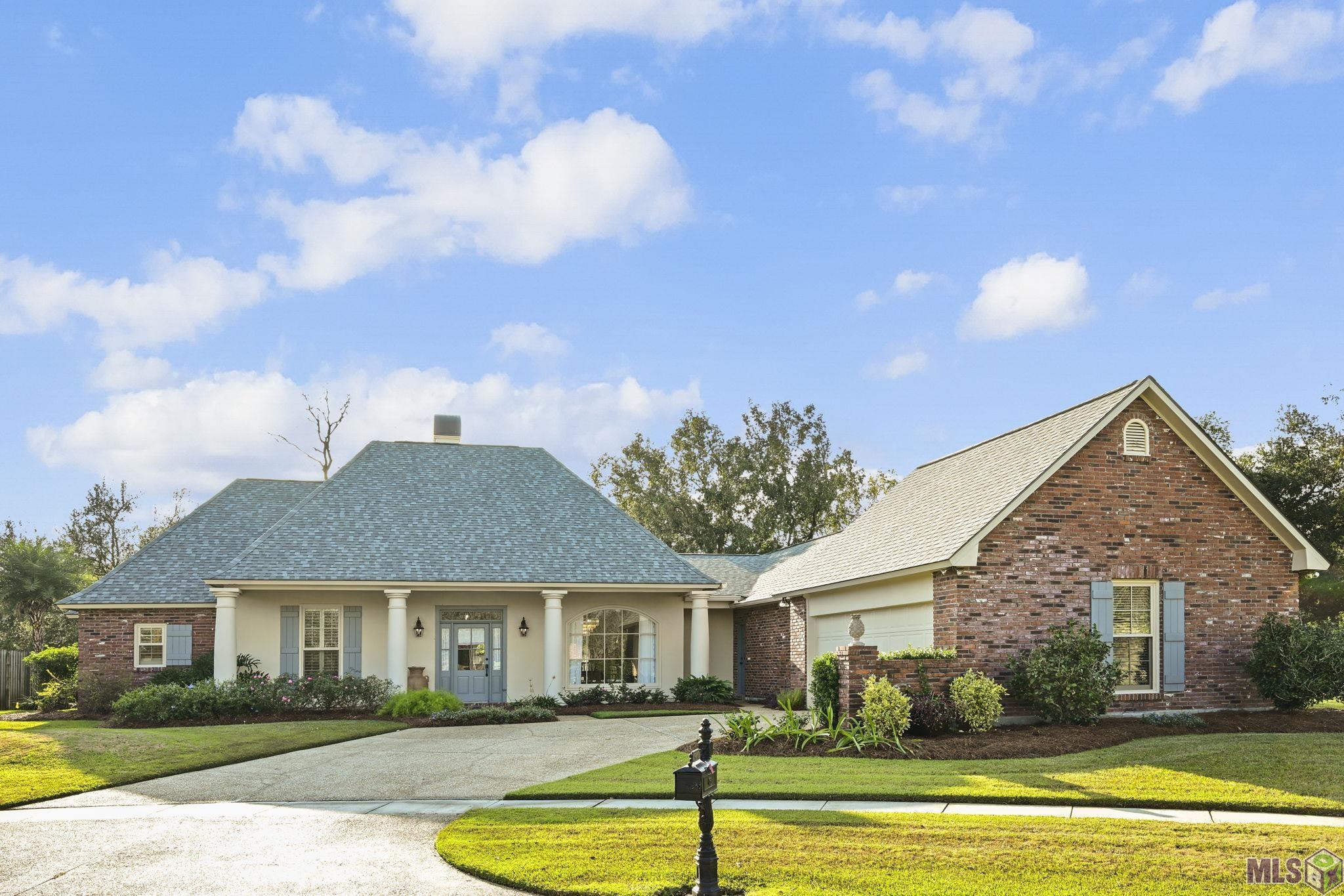 Homes for sale in Baton Rouge, LA | 19110 S Trent Jones Dr, Baton Rouge, LA 70810 | MLS# BR2025021573