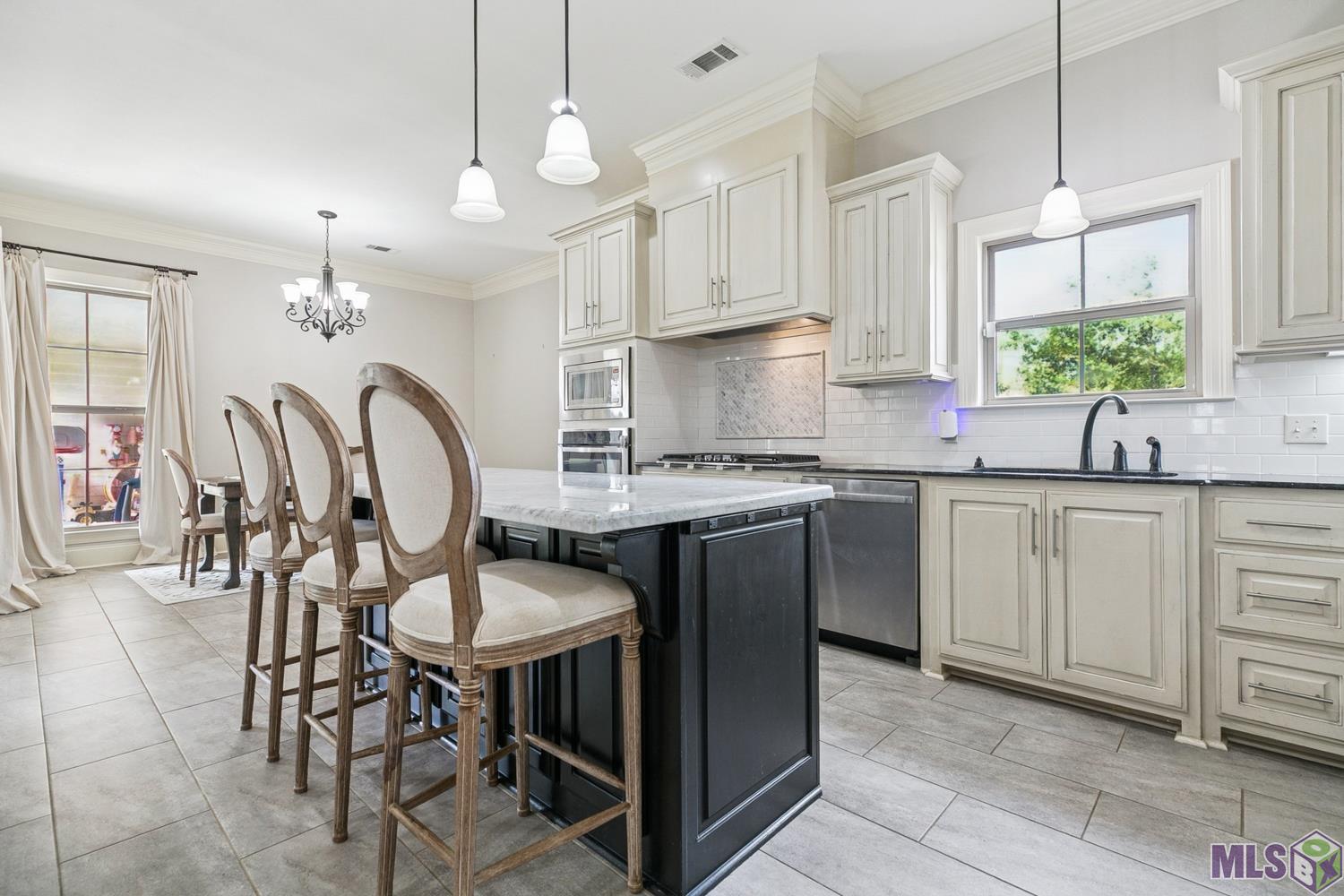 Homes for sale in Prairieville, LA | 16357 Parker Pl Dr, Prairieville, LA 70769 | MLS# BR2025021612