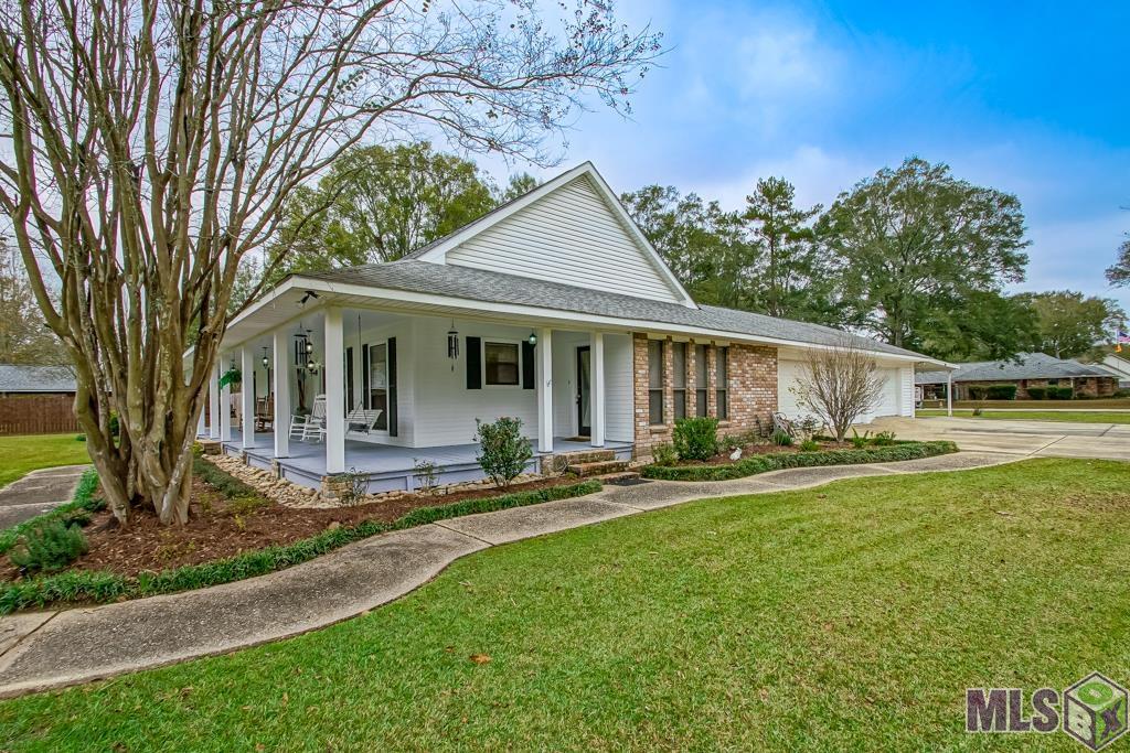 Homes for sale in Zachary, LA | 11737 D'Everaux Ave, Zachary, LA 70791 | MLS# BR2025021799