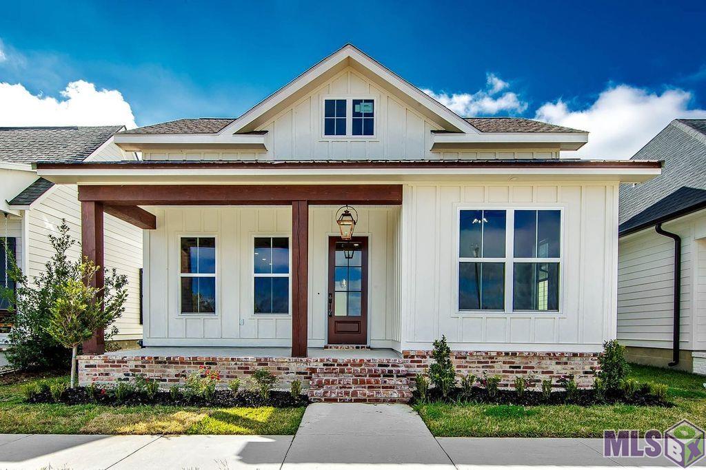Homes for sale in Thibodaux, LA | 201 Royal Oak Boulevard, Thibodaux, LA 70301 | MLS# BY2025021827