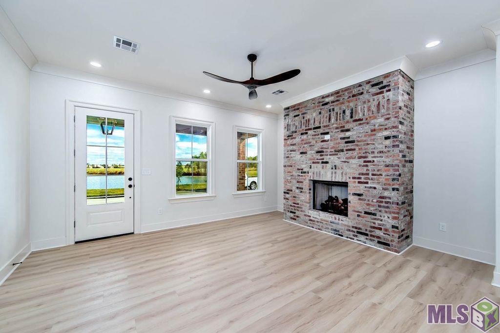 Homes for sale in Thibodaux, LA | 201 Royal Oak Boulevard, Thibodaux, LA 70301 | MLS# BY2025021827