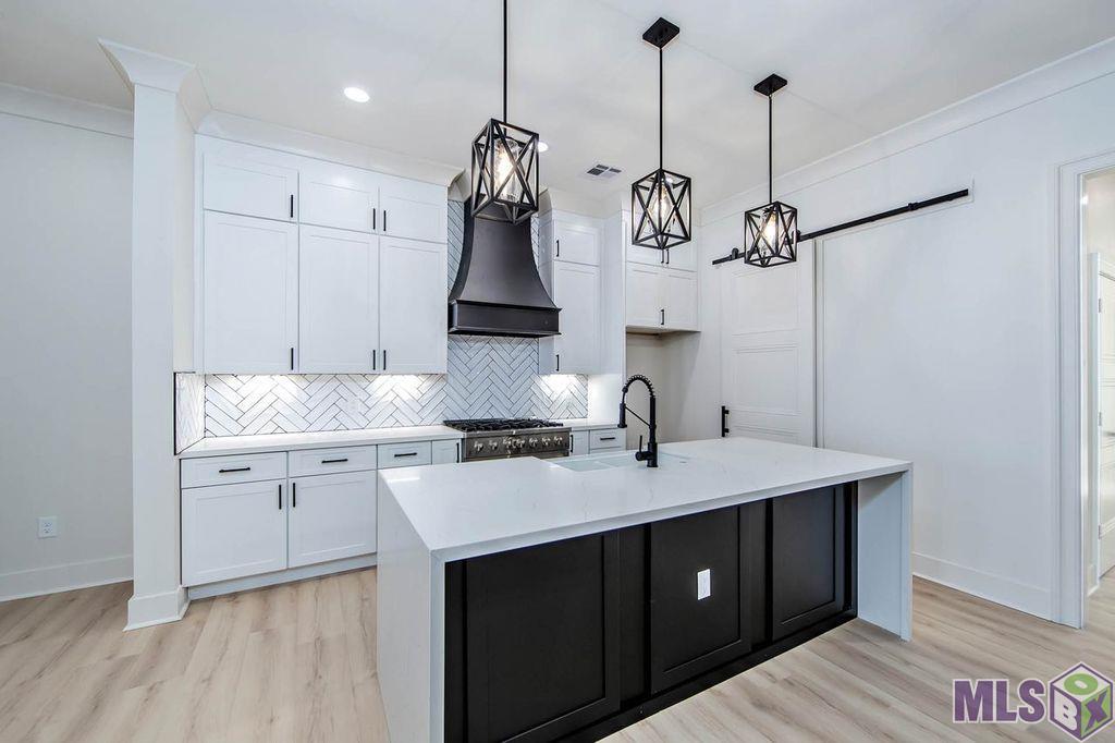 Homes for sale in Thibodaux, LA | 201 Royal Oak Boulevard, Thibodaux, LA 70301 | MLS# BY2025021827