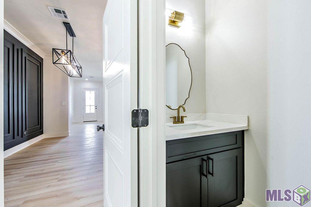 Homes for sale in Thibodaux, LA | 201 Royal Oak Boulevard, Thibodaux, LA 70301 | MLS# BY2025021827