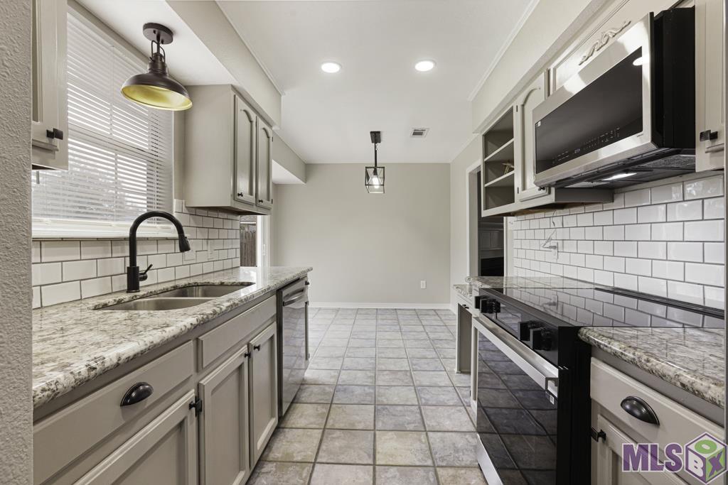 Homes for sale in Prairieville, LA | 16199 N Galvez Ave, Prairieville, LA 70769 | MLS# BR2025021925