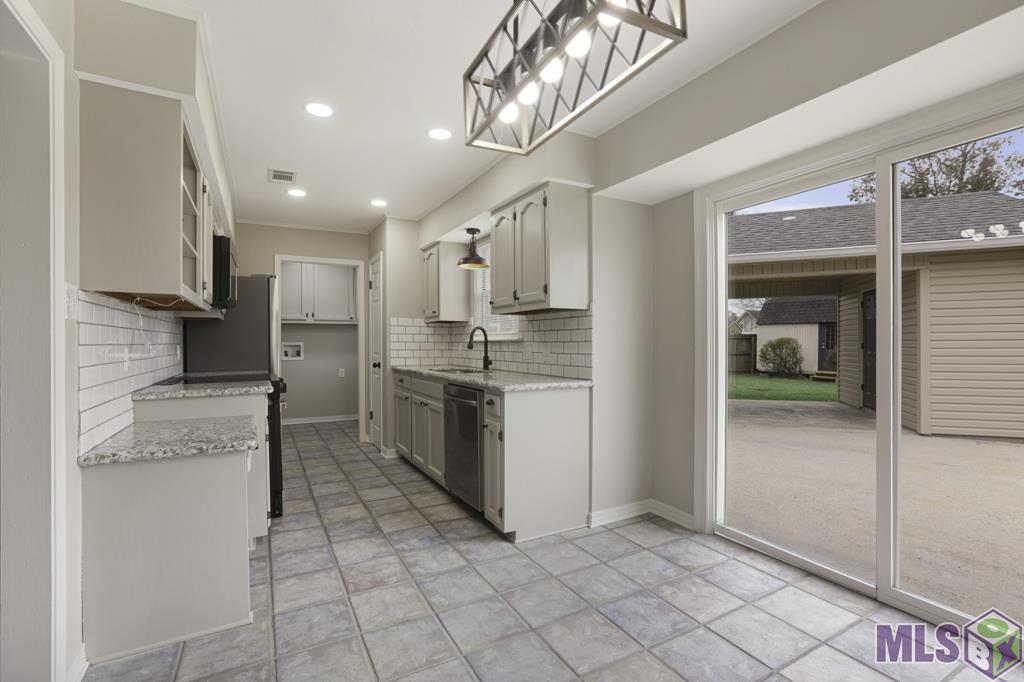 Homes for sale in Prairieville, LA | 16199 N Galvez Ave, Prairieville, LA 70769 | MLS# BR2025021925