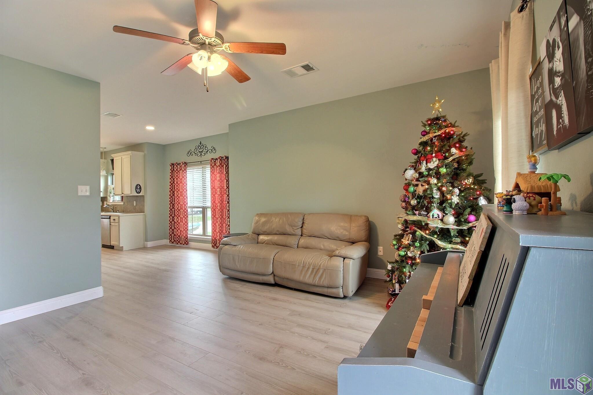 Homes for sale in Denham Springs, LA | 10804 Moss Pointe Dr, Denham Springs, LA 70726 | MLS# BR2022018613