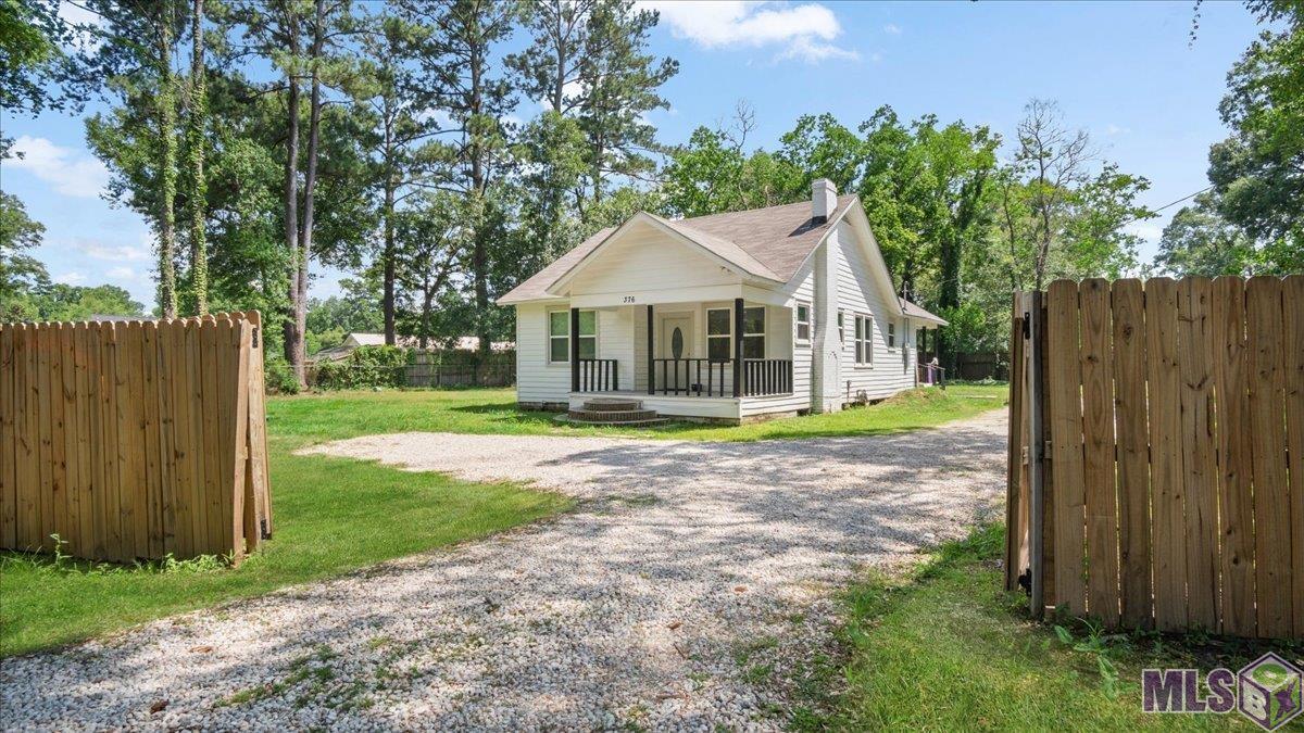 Homes for sale in Denham Springs, LA | 376 Rushing Rd W, Denham Springs, LA 70726 | MLS# BR2023008890