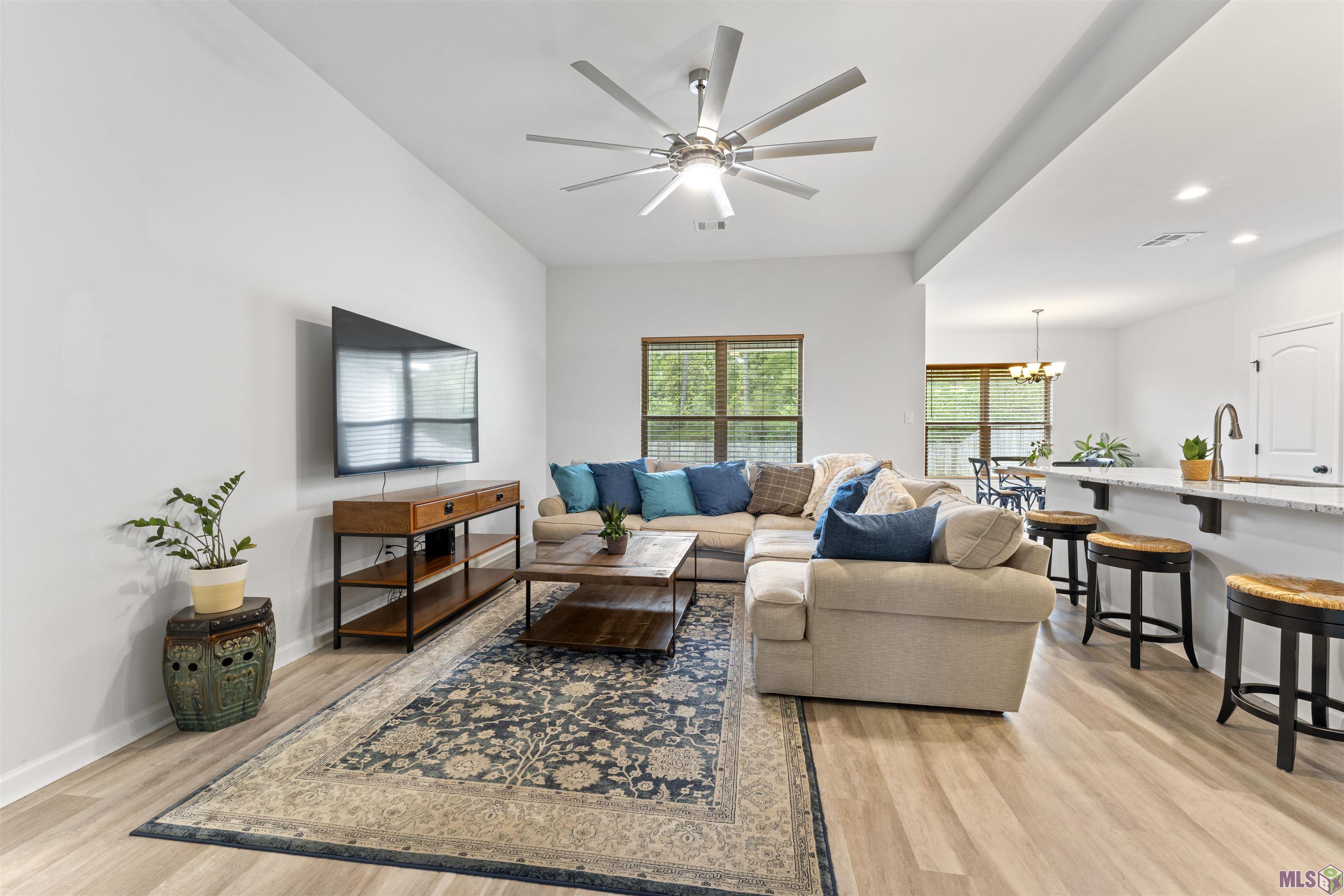 Homes for sale in Denham Springs, LA | 28299 Natchez Trace, Denham Springs, LA 70726 | MLS# BR2023014571