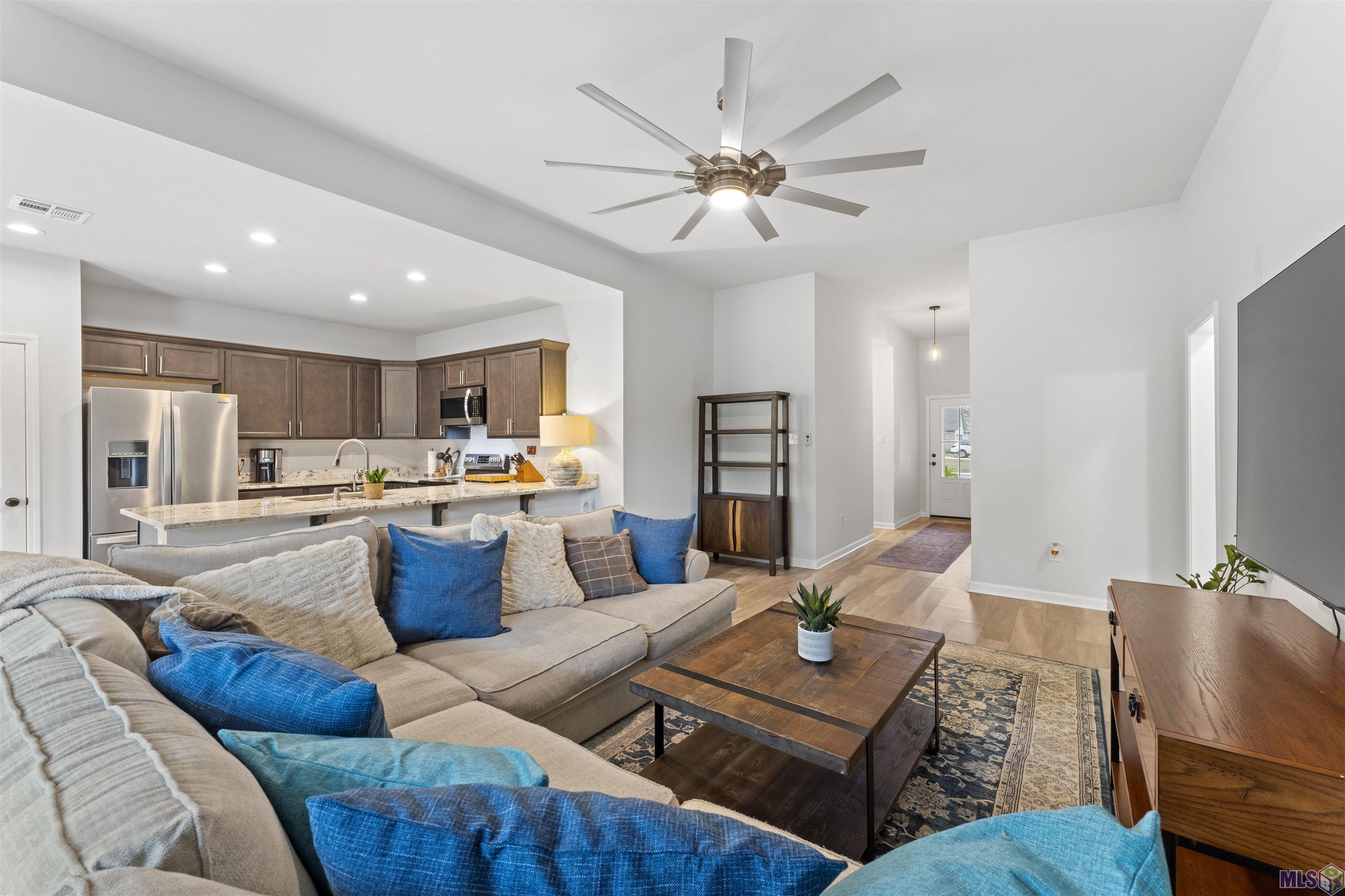 Homes for sale in Denham Springs, LA | 28299 Natchez Trace, Denham Springs, LA 70726 | MLS# BR2023014571