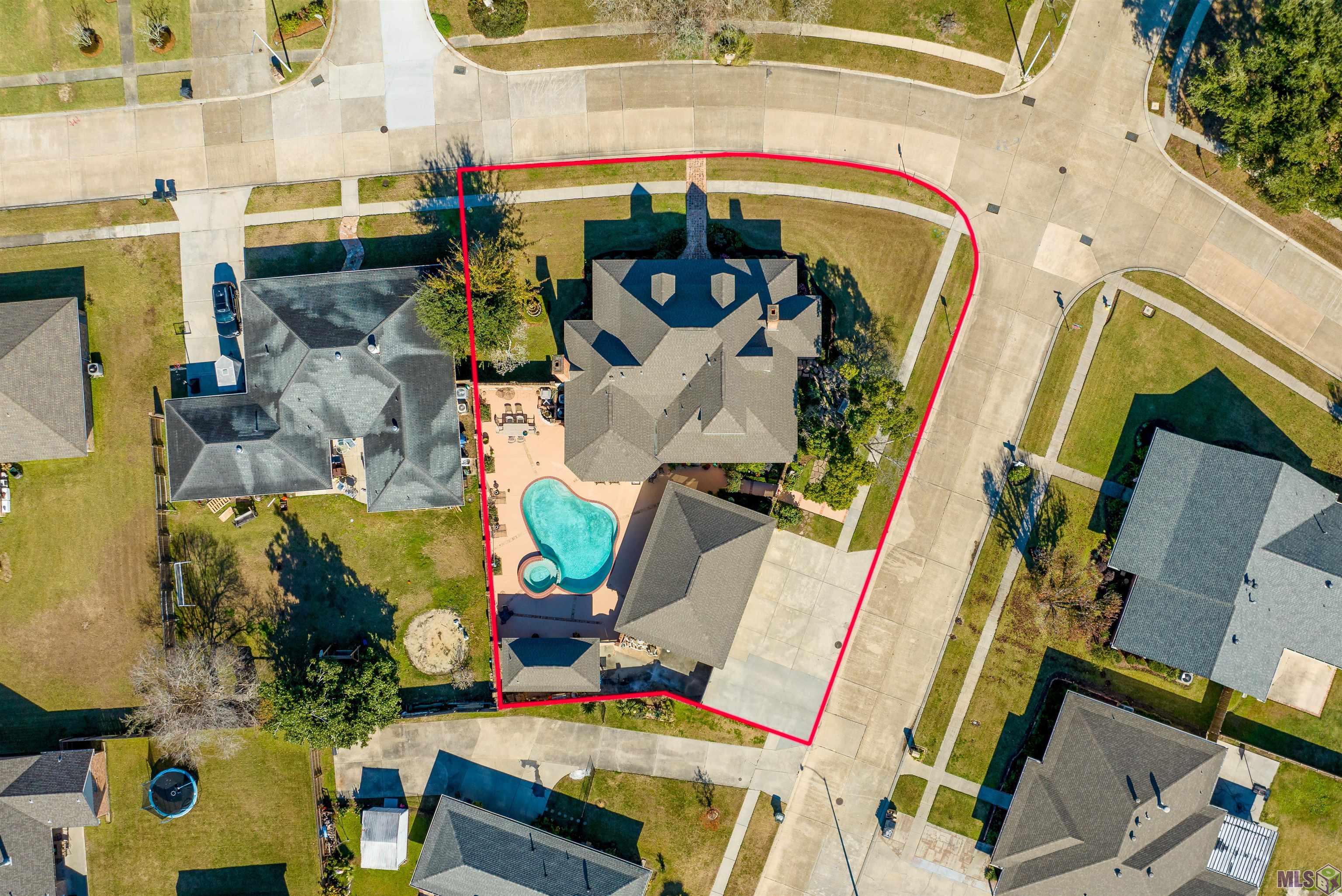 Homes for sale in Houma, LA | 804 San Antonio Boulevard, Houma, LA 70360 | MLS# BY2024000355