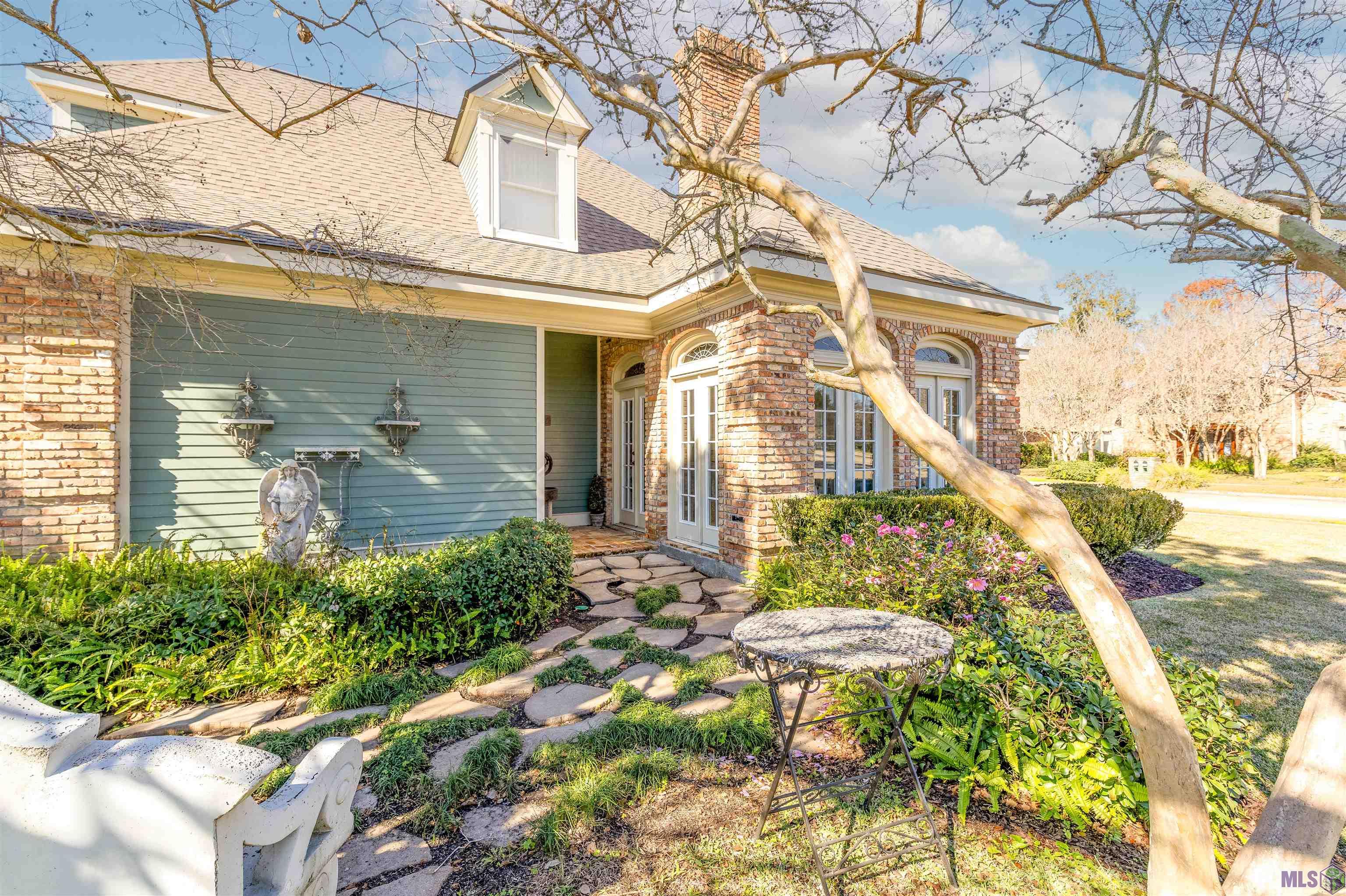 Homes for sale in Houma, LA | 804 San Antonio Boulevard, Houma, LA 70360 | MLS# BY2024000355