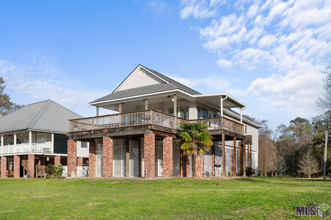 Homes for sale in Denham Springs, LA | 17653 Cove Ln, Denham Springs, LA 70726 | MLS# BR2024003618