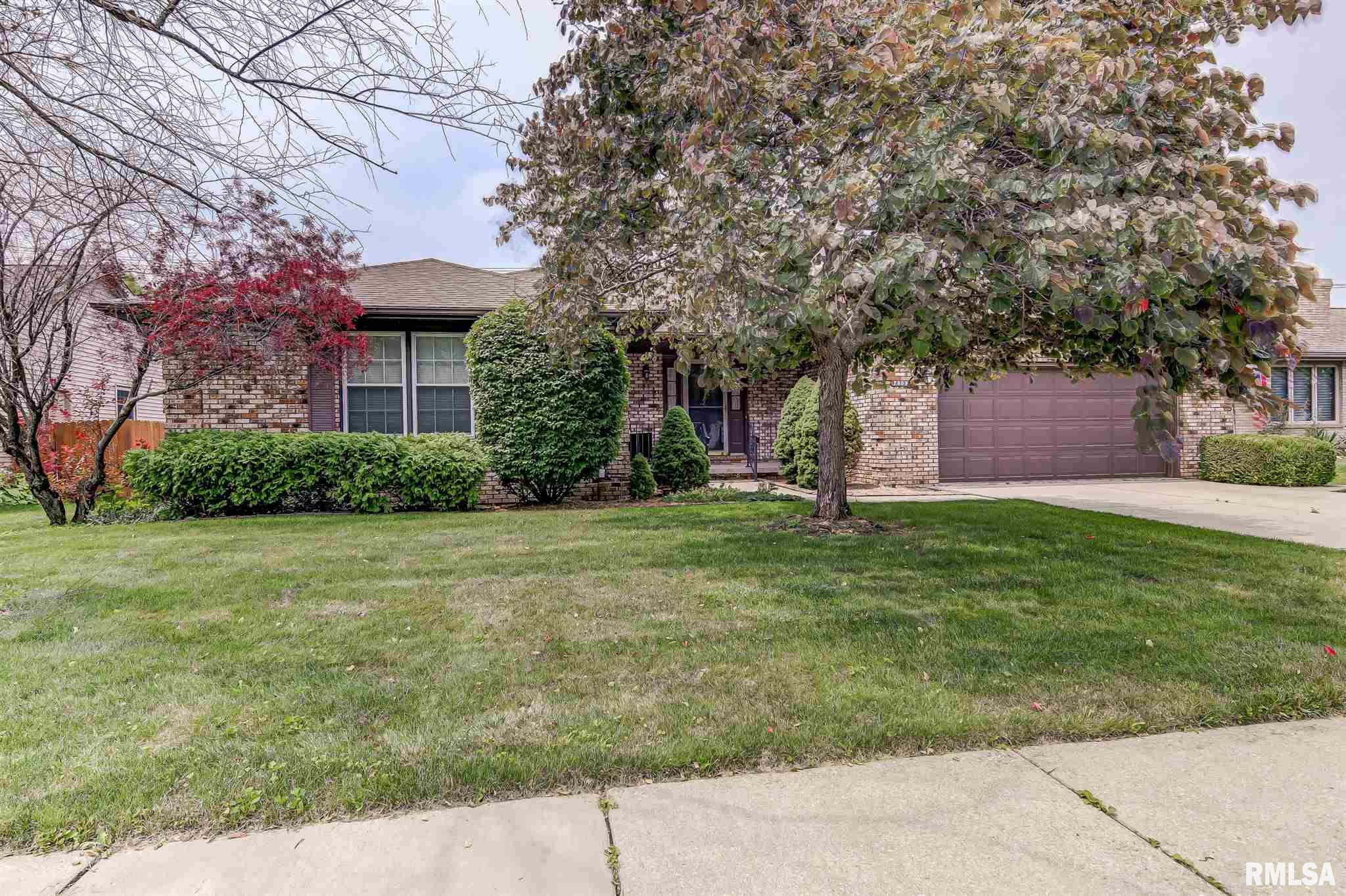 The Jane Hay Sales and Staging Team with The Real Estate Group in Springfield, Illinois Jane Hay