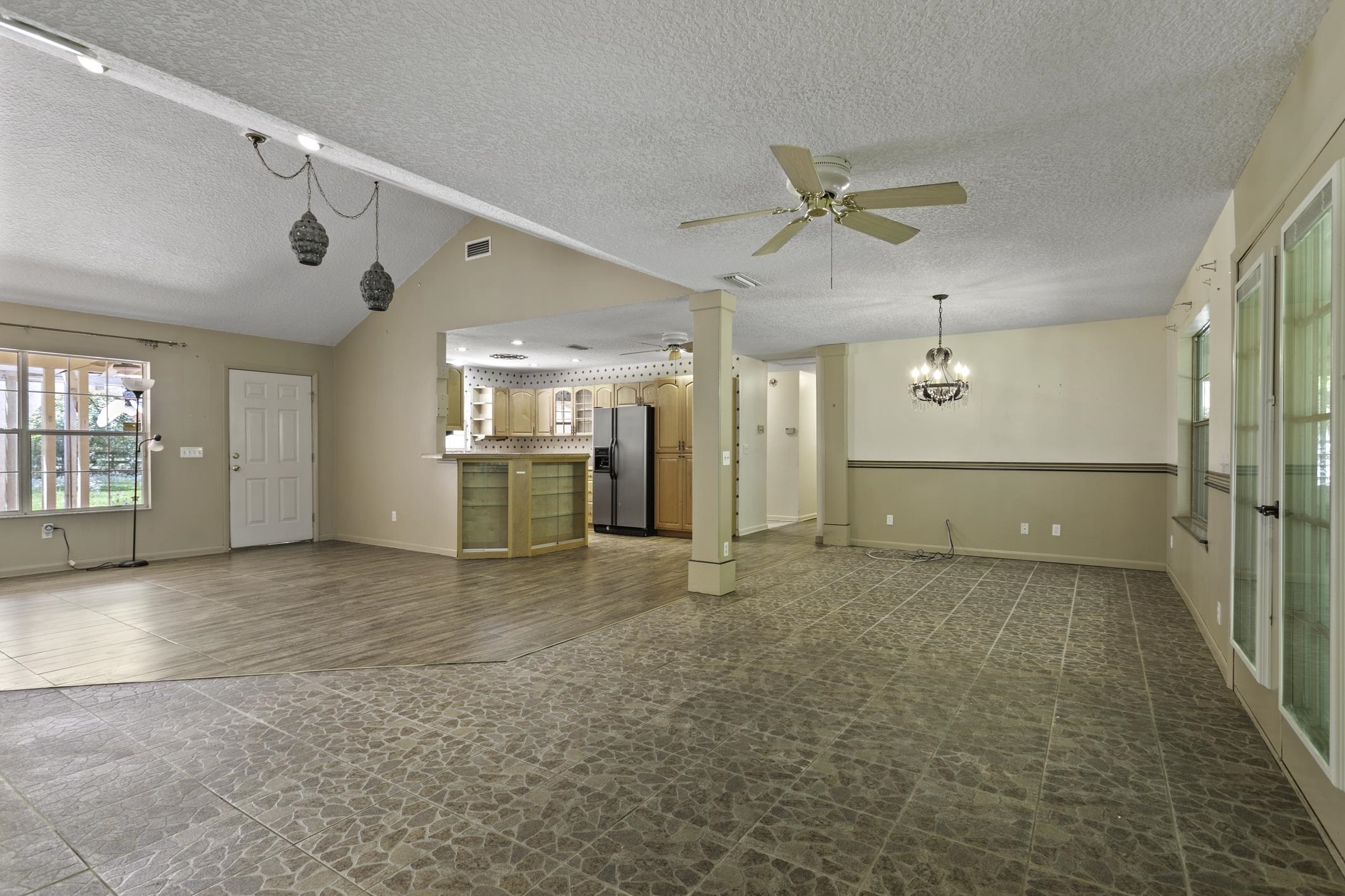 2500 Alicia Acres Ln