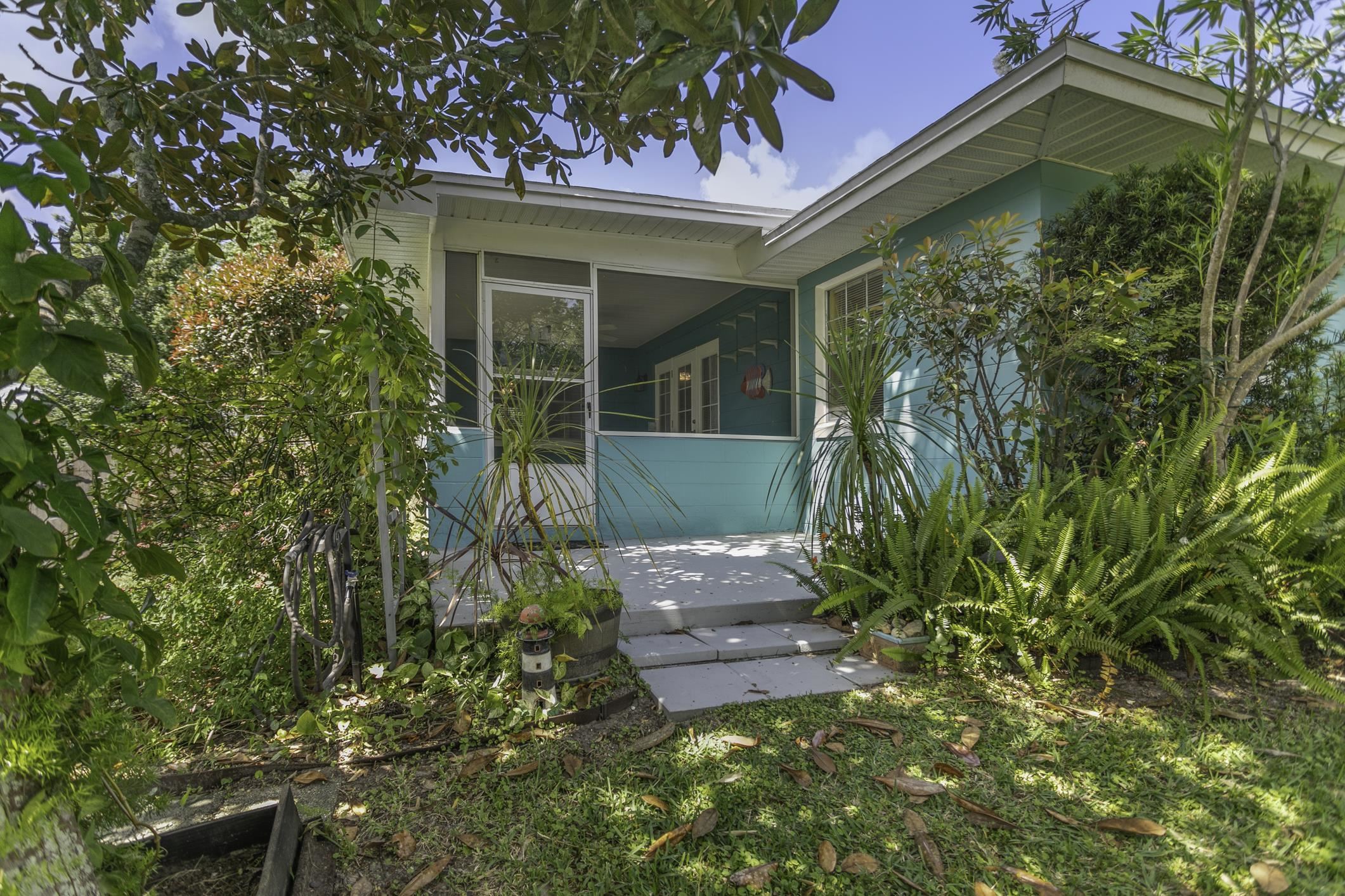 409 Madruga Ave