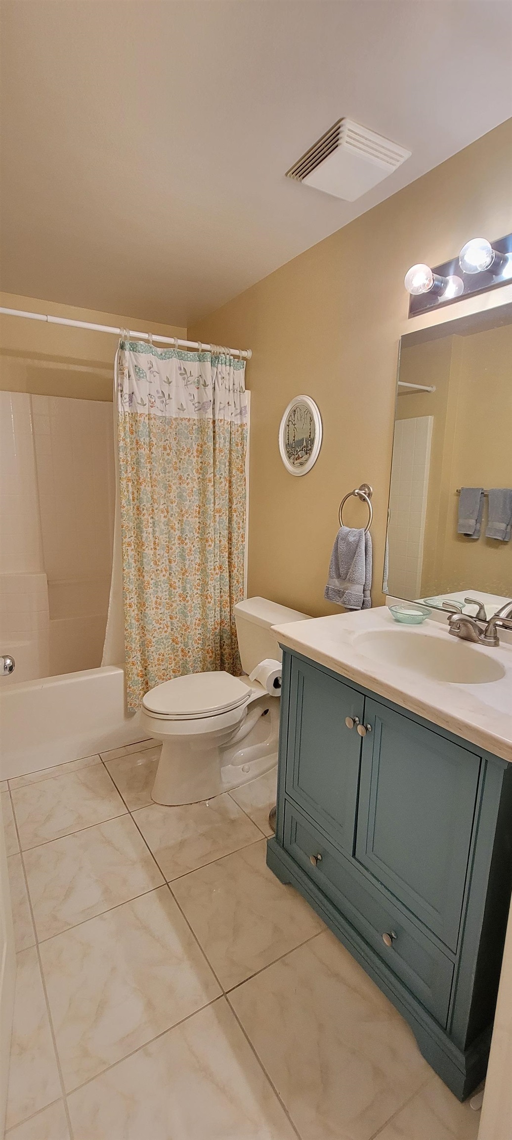 2005 Mariposa Vista Ln #3-101