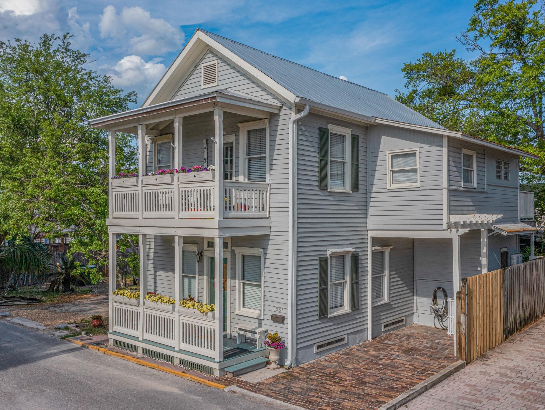 251 Charlotte Street