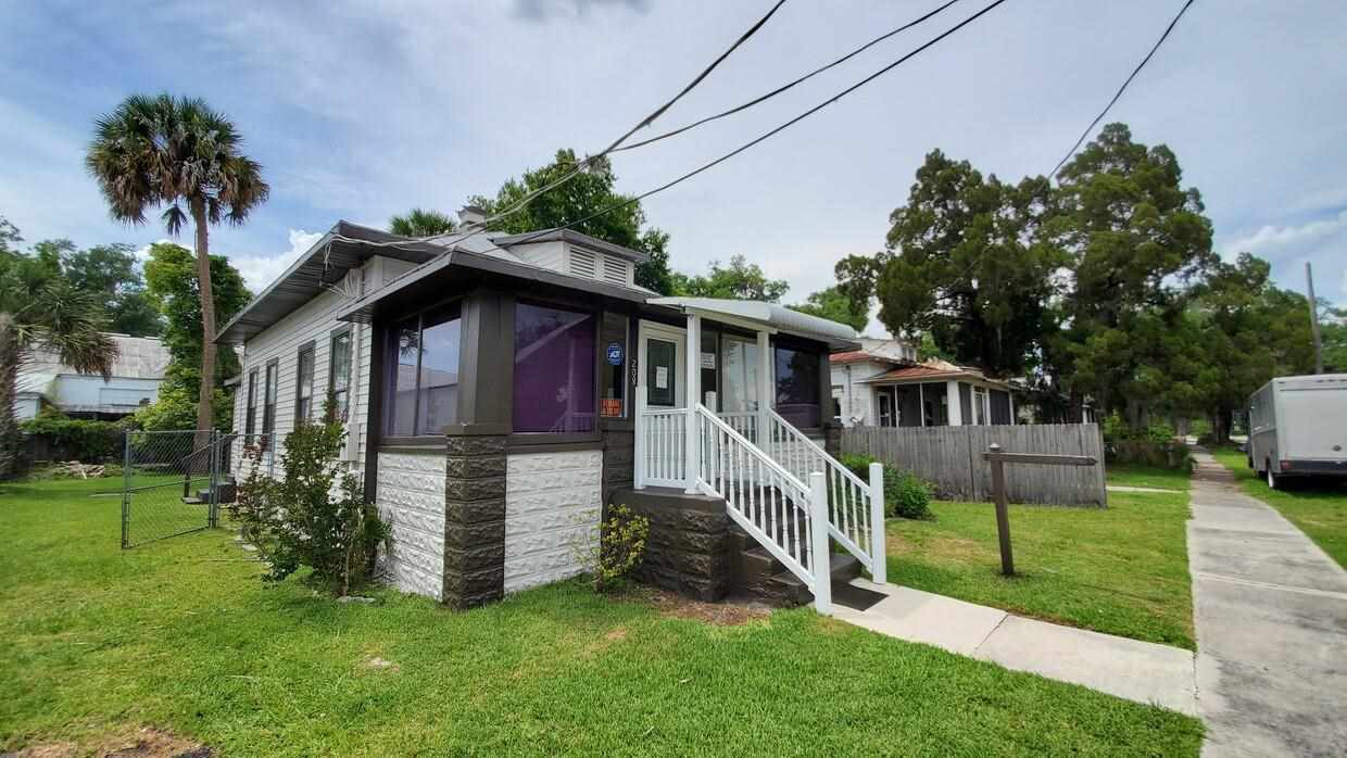 208 N 6th Street