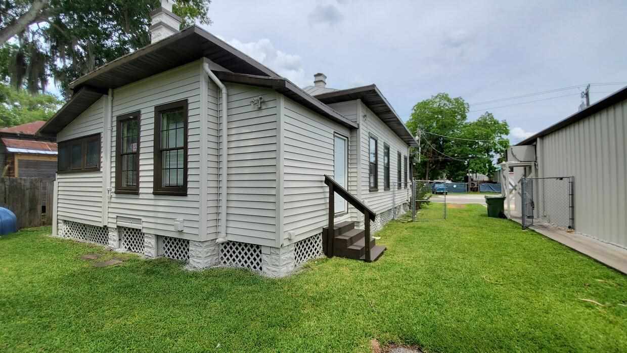 208 N 6th Street