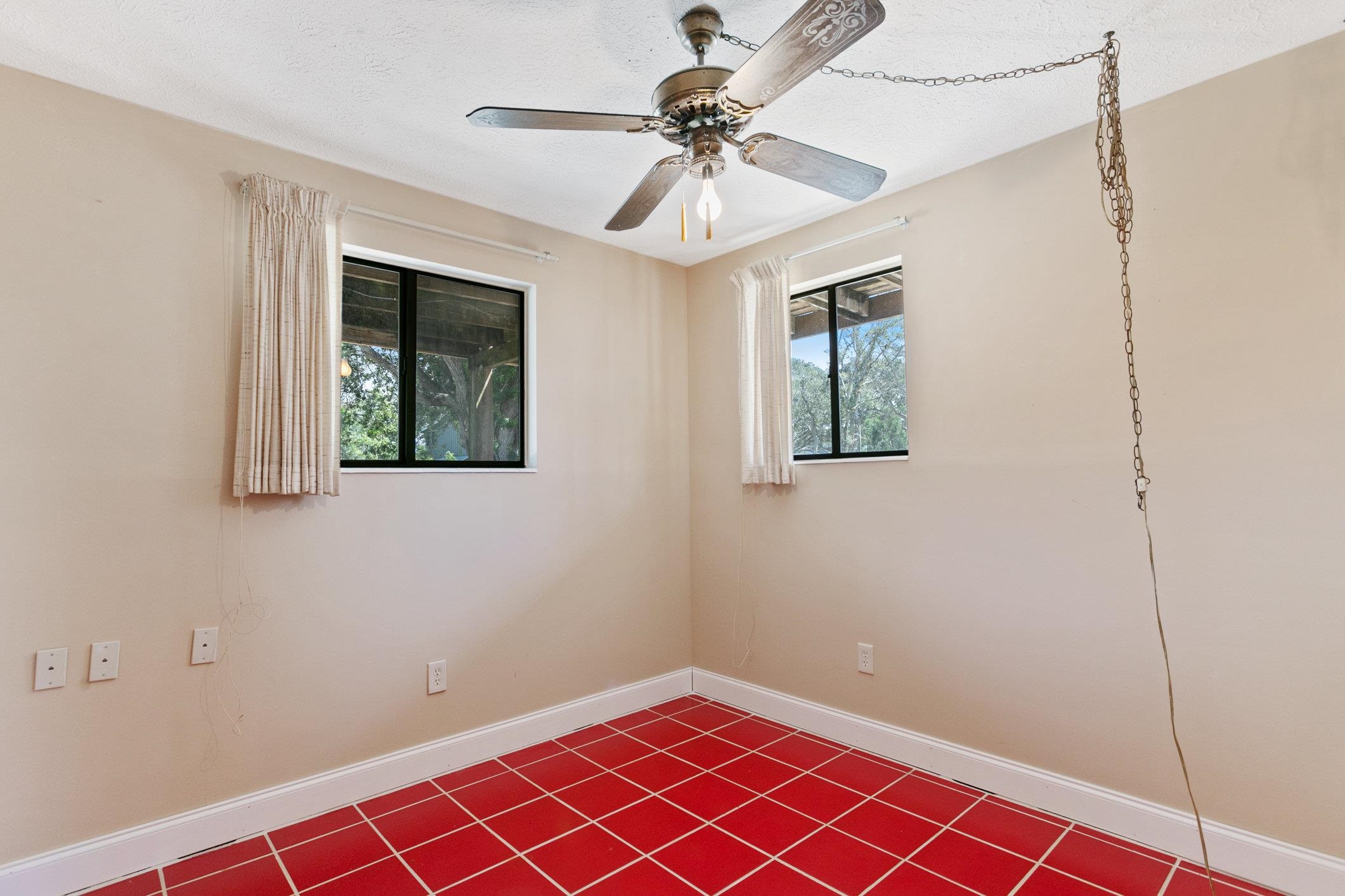 6337 Gomez Rd