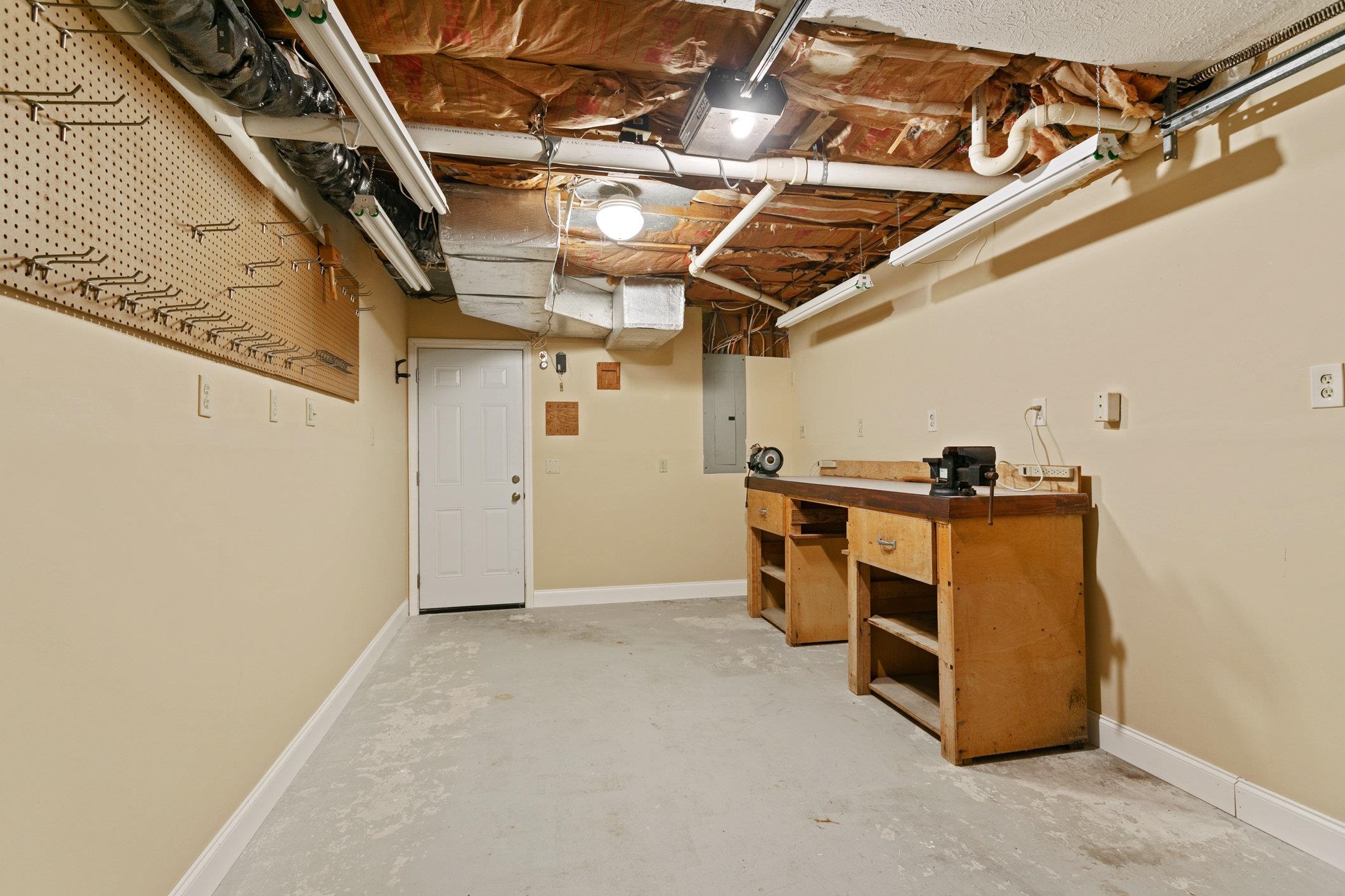 6337 Gomez Rd