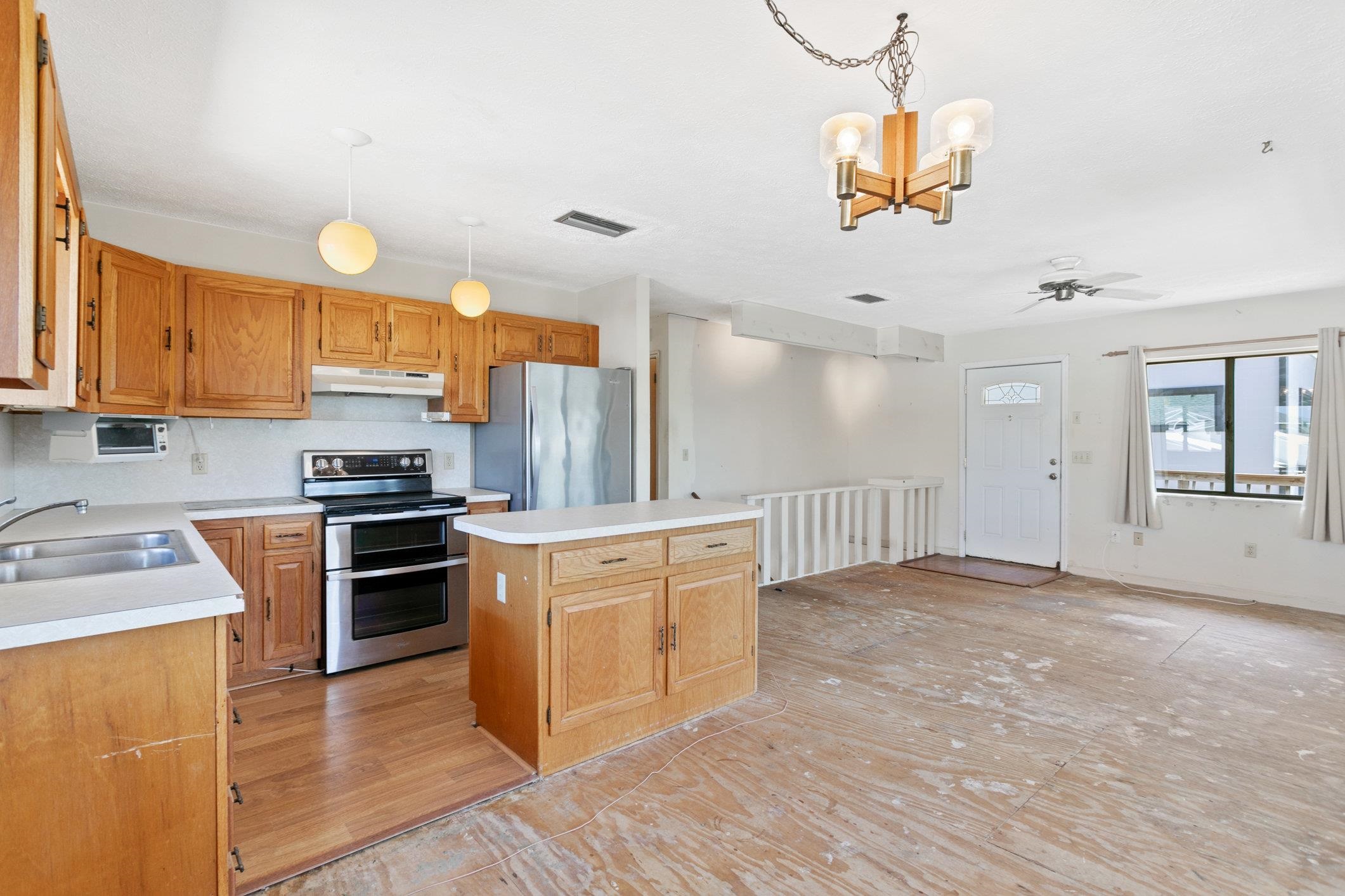 6337 Gomez Rd